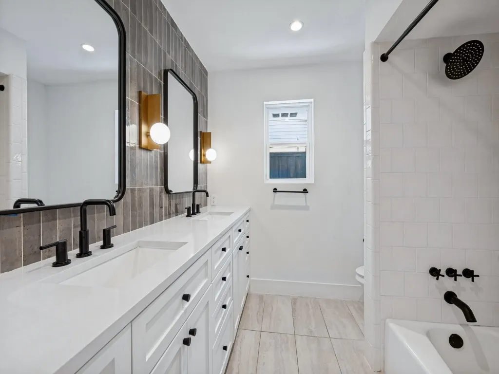 Single Family Residence For Sale in Dallas County , 16810 Deer Park Drive, Dallas, Texas 75248, 5 Bedroom, 4 Bathroom, 2 Garage spaces, 3,875 Sqft, built in 1975, mls#21394497, Real Estate Agent in Dallas, Homes For Sale in Dallas county, Homes For Sale in Dallas, Realtor in Dallas Texas, Real Estate Brokerage Independent Realty Texas, Luminita Cordes Realtor