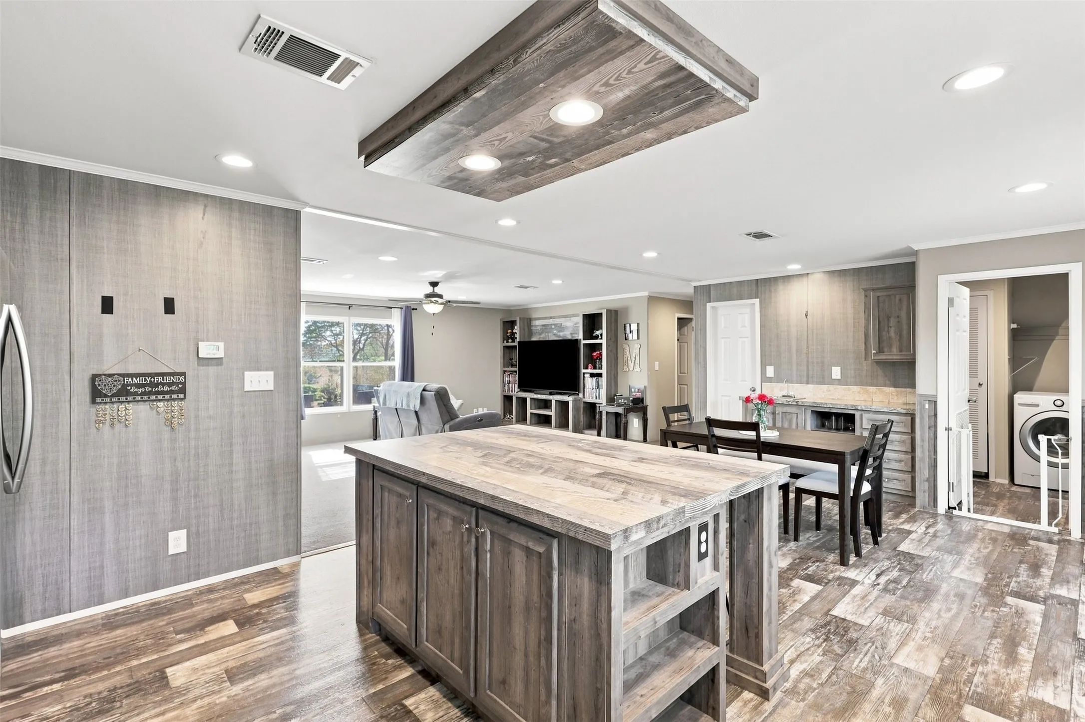 Mobile Home For Sale in Parker County , 5519 Upper Denton Road, Weatherford, Texas 76085, 3 Bedroom, 2 Bathroom, Garage spaces, 1,736 Sqft, built in 2018, mls#21396317, Real Estate Agent in Weatherford, Homes For Sale in Parker county, Homes For Sale in Weatherford, Realtor in Weatherford Texas, Real Estate Brokerage Independent Realty Texas, Luminita Cordes Realtor