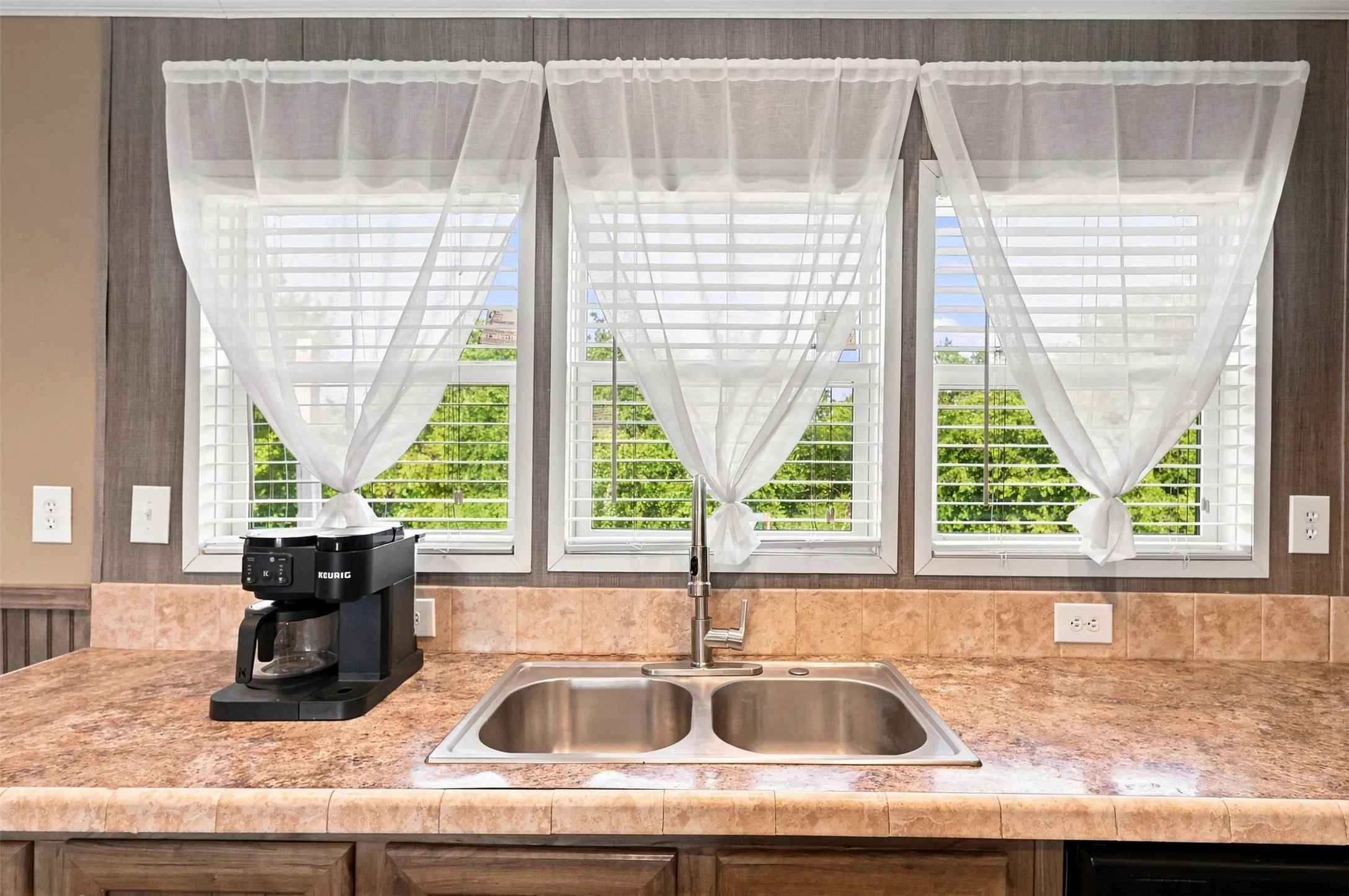 Mobile Home For Sale in Parker County , 5519 Upper Denton Road, Weatherford, Texas 76085, 3 Bedroom, 2 Bathroom, Garage spaces, 1,736 Sqft, built in 2018, mls#21396317, Real Estate Agent in Weatherford, Homes For Sale in Parker county, Homes For Sale in Weatherford, Realtor in Weatherford Texas, Real Estate Brokerage Independent Realty Texas, Luminita Cordes Realtor
