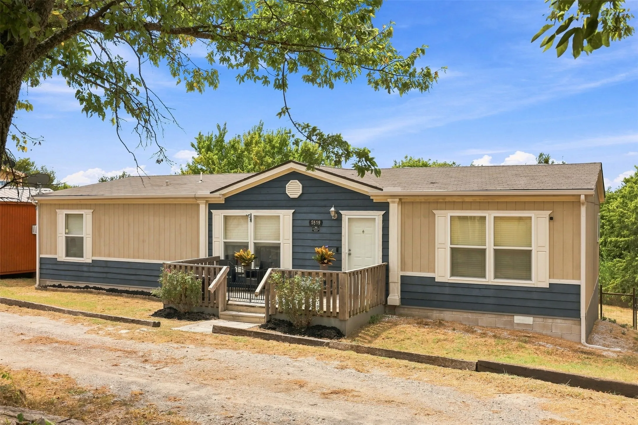 Mobile Home For Sale in Parker County , 5519 Upper Denton Road, Weatherford, Texas 76085, 3 Bedroom, 2 Bathroom, Garage spaces, 1,736 Sqft, built in 2018, mls#21396317, Real Estate Agent in Weatherford, Homes For Sale in Parker county, Homes For Sale in Weatherford, Realtor in Weatherford Texas, Real Estate Brokerage Independent Realty Texas, Luminita Cordes Realtor