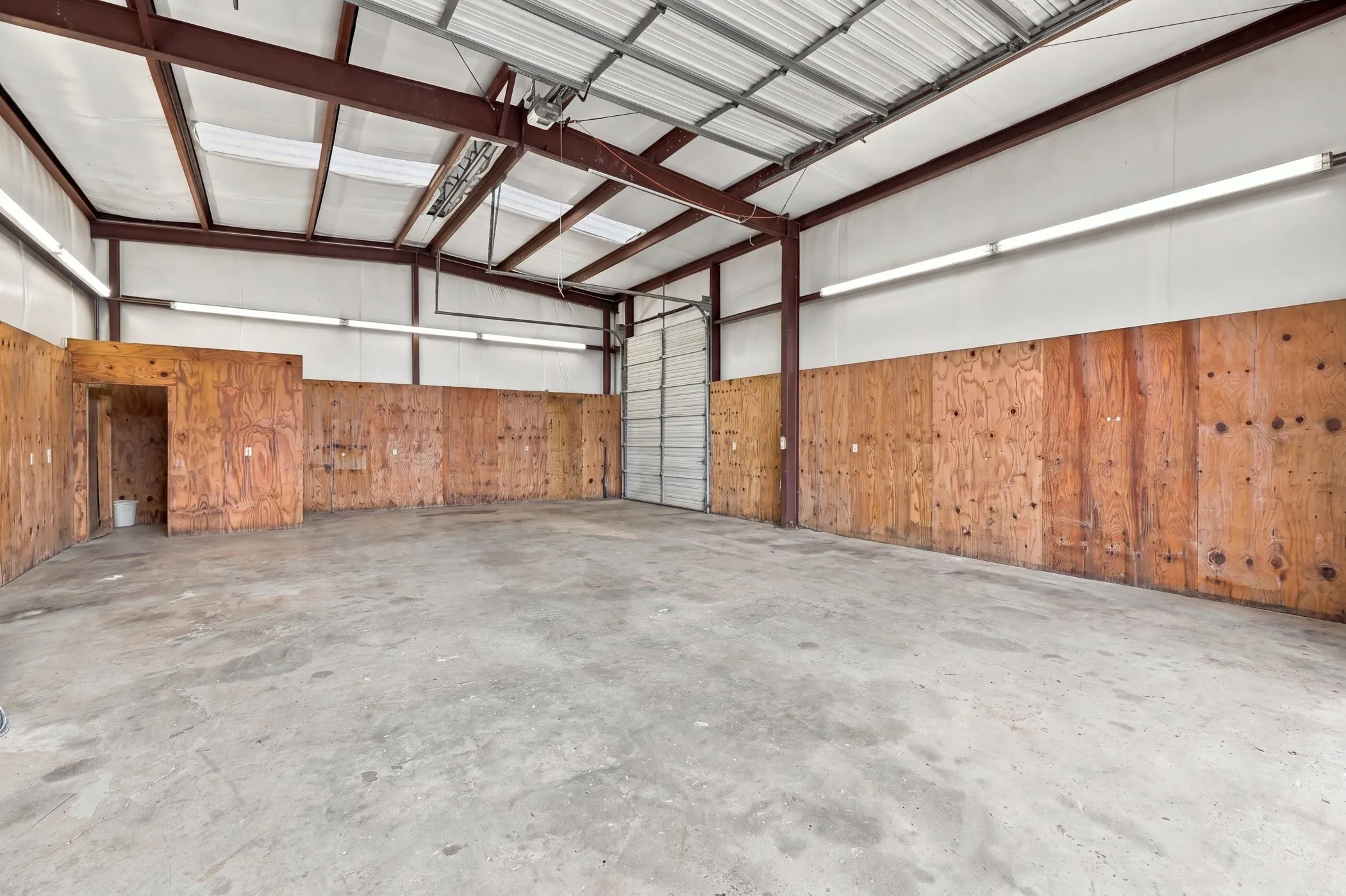 Farm For Sale in Smith County , 23241 County Road 2159, Troup, Texas 75789, 4 Bedroom, 6 Bathroom, 2 Garage spaces, 3,028 Sqft, built in 2006, mls#21396345, Real Estate Agent in Troup, Homes For Sale in Smith county, Homes For Sale in Troup, Realtor in Troup Texas, Real Estate Brokerage Independent Realty Texas, Luminita Cordes Realtor