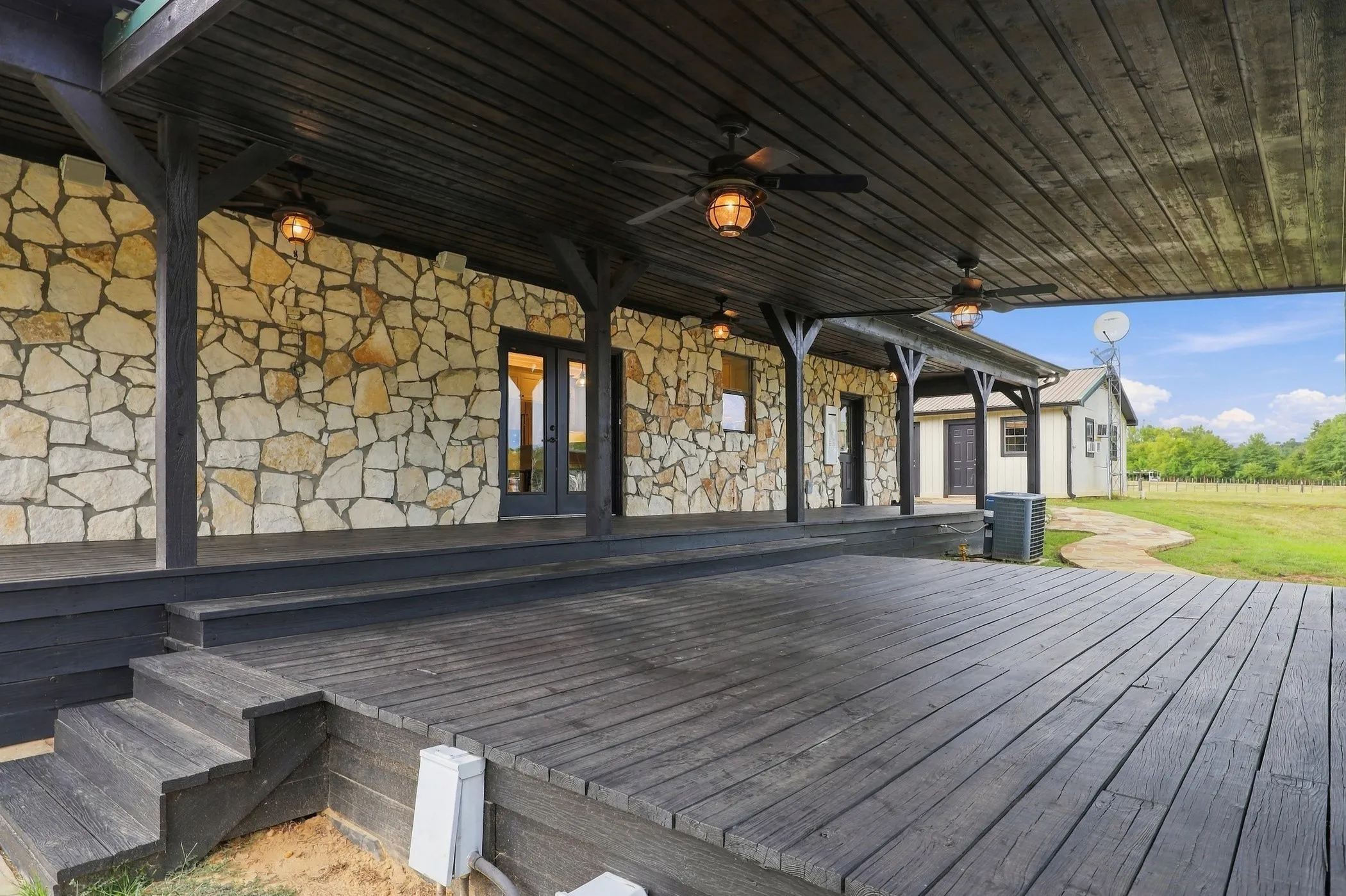 Farm For Sale in Smith County , 23241 County Road 2159, Troup, Texas 75789, 4 Bedroom, 6 Bathroom, 2 Garage spaces, 3,028 Sqft, built in 2006, mls#21396345, Real Estate Agent in Troup, Homes For Sale in Smith county, Homes For Sale in Troup, Realtor in Troup Texas, Real Estate Brokerage Independent Realty Texas, Luminita Cordes Realtor