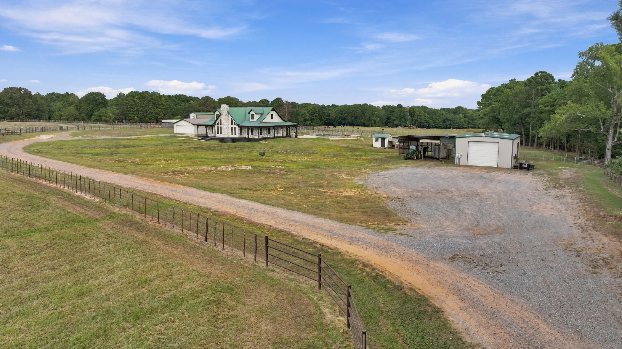Farm For Sale in Smith County , 23241 County Road 2159, Troup, Texas 75789, 4 Bedroom, 6 Bathroom, 2 Garage spaces, 3,028 Sqft, built in 2006, mls#21396345, Real Estate Agent in Troup, Homes For Sale in Smith county, Homes For Sale in Troup, Realtor in Troup Texas, Real Estate Brokerage Independent Realty Texas, Luminita Cordes Realtor