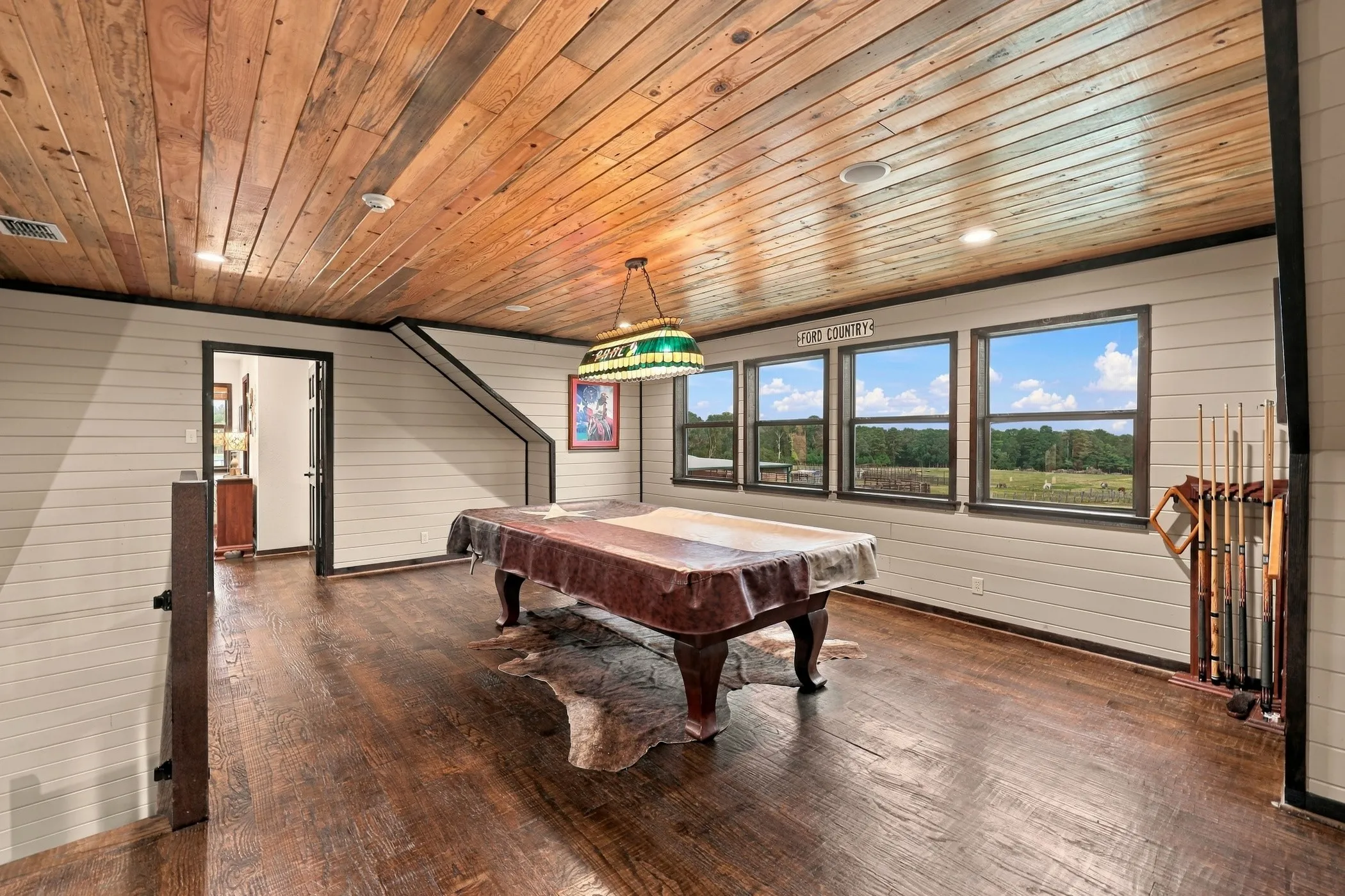 Farm For Sale in Smith County , 23241 County Road 2159, Troup, Texas 75789, 4 Bedroom, 6 Bathroom, 2 Garage spaces, 3,028 Sqft, built in 2006, mls#21396345, Real Estate Agent in Troup, Homes For Sale in Smith county, Homes For Sale in Troup, Realtor in Troup Texas, Real Estate Brokerage Independent Realty Texas, Luminita Cordes Realtor