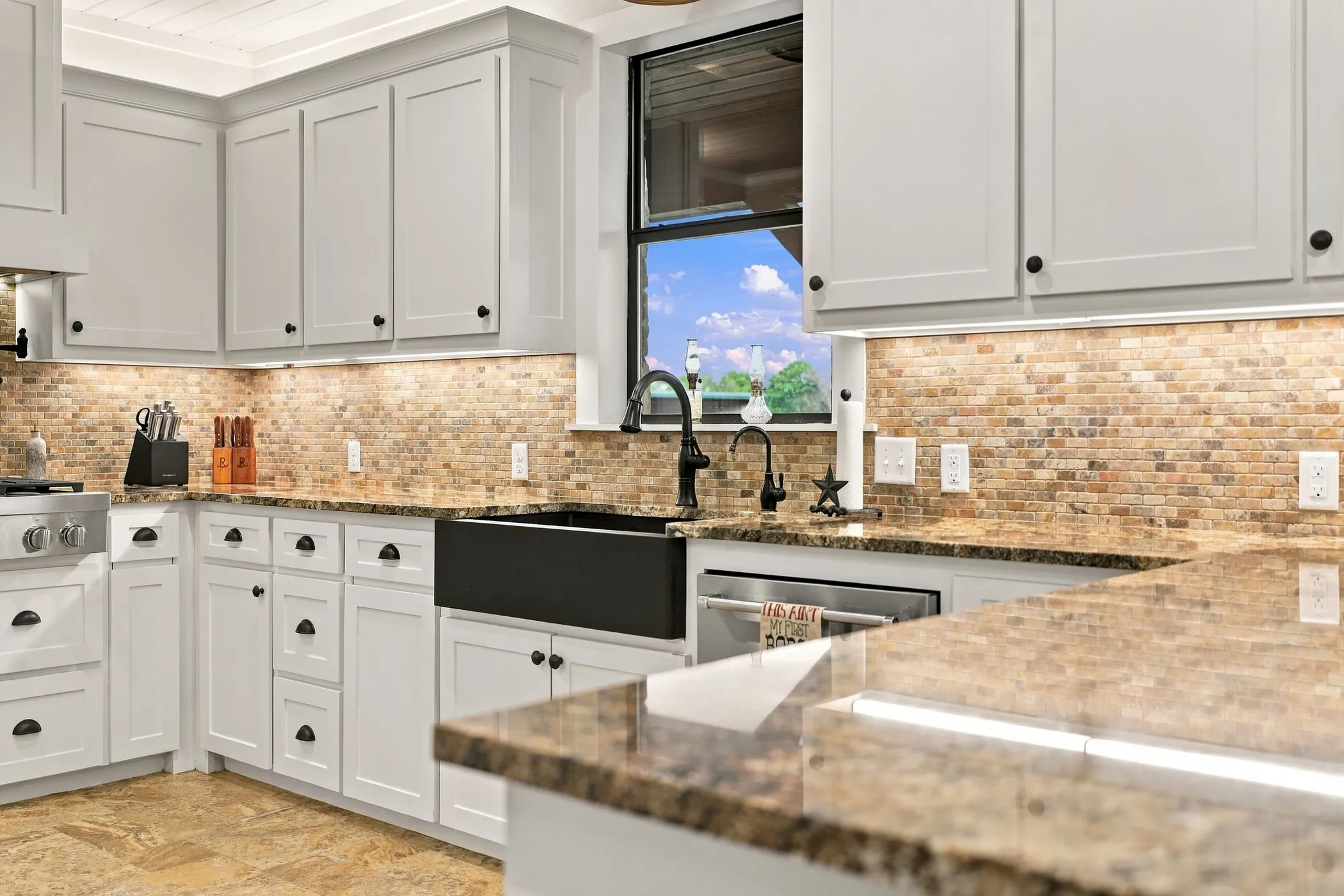 Farm For Sale in Smith County , 23241 County Road 2159, Troup, Texas 75789, 4 Bedroom, 6 Bathroom, 2 Garage spaces, 3,028 Sqft, built in 2006, mls#21396345, Real Estate Agent in Troup, Homes For Sale in Smith county, Homes For Sale in Troup, Realtor in Troup Texas, Real Estate Brokerage Independent Realty Texas, Luminita Cordes Realtor