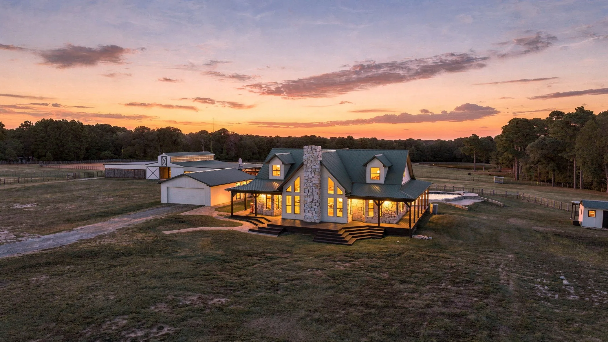 Farm For Sale in Smith County , 23241 County Road 2159, Troup, Texas 75789, 4 Bedroom, 6 Bathroom, 2 Garage spaces, 3,028 Sqft, built in 2006, mls#21396345, Real Estate Agent in Troup, Homes For Sale in Smith county, Homes For Sale in Troup, Realtor in Troup Texas, Real Estate Brokerage Independent Realty Texas, Luminita Cordes Realtor