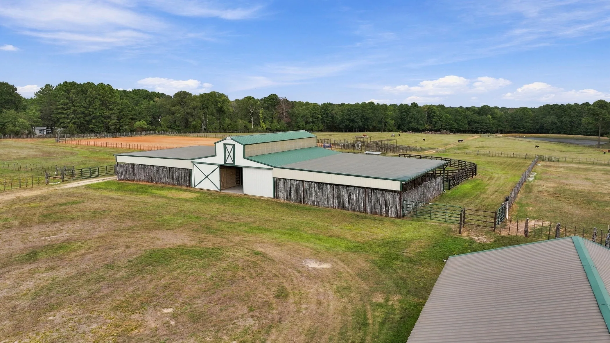 Farm For Sale in Smith County , 23241 County Road 2159, Troup, Texas 75789, 4 Bedroom, 6 Bathroom, 2 Garage spaces, 3,028 Sqft, built in 2006, mls#21396345, Real Estate Agent in Troup, Homes For Sale in Smith county, Homes For Sale in Troup, Realtor in Troup Texas, Real Estate Brokerage Independent Realty Texas, Luminita Cordes Realtor