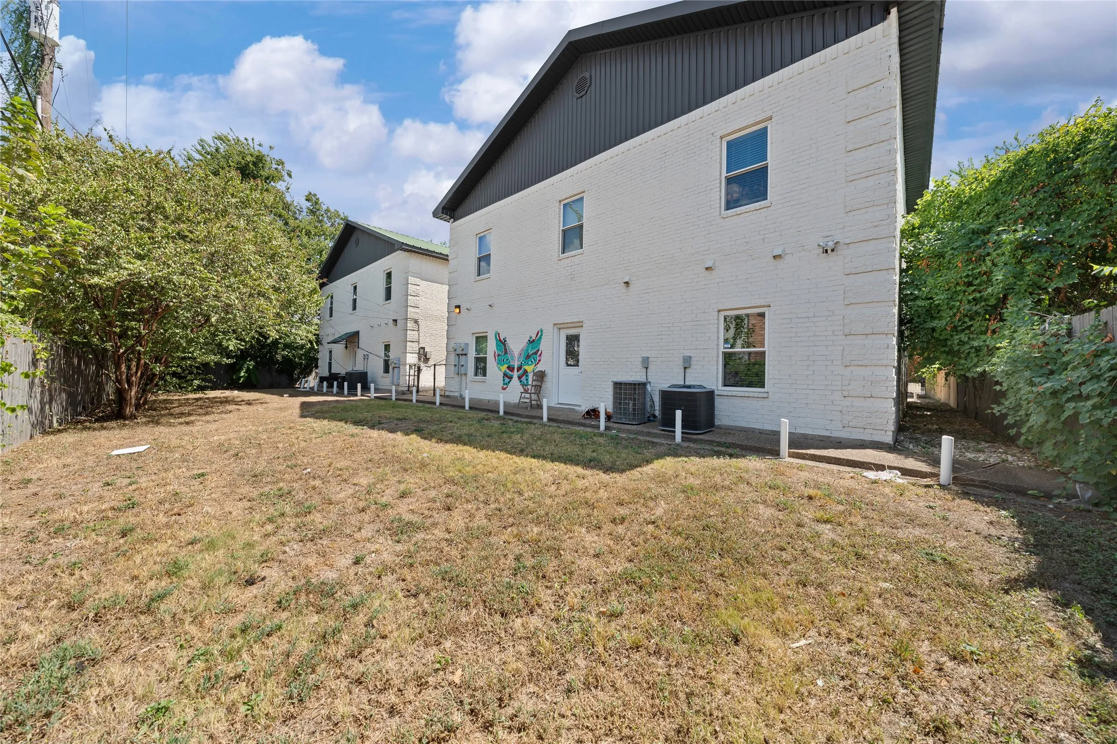 Duplex For Sale in Mc Lennan County , 1303 James Avenue, Waco, Texas 76706, 4 Bedroom, 4 Bathroom, Garage spaces, 0 Sqft, built in 2004, mls#21394352, Real Estate Agent in Waco, Homes For Sale in Mc Lennan county, Homes For Sale in Waco, Realtor in Waco Texas, Real Estate Brokerage Independent Realty Texas, Luminita Cordes Realtor