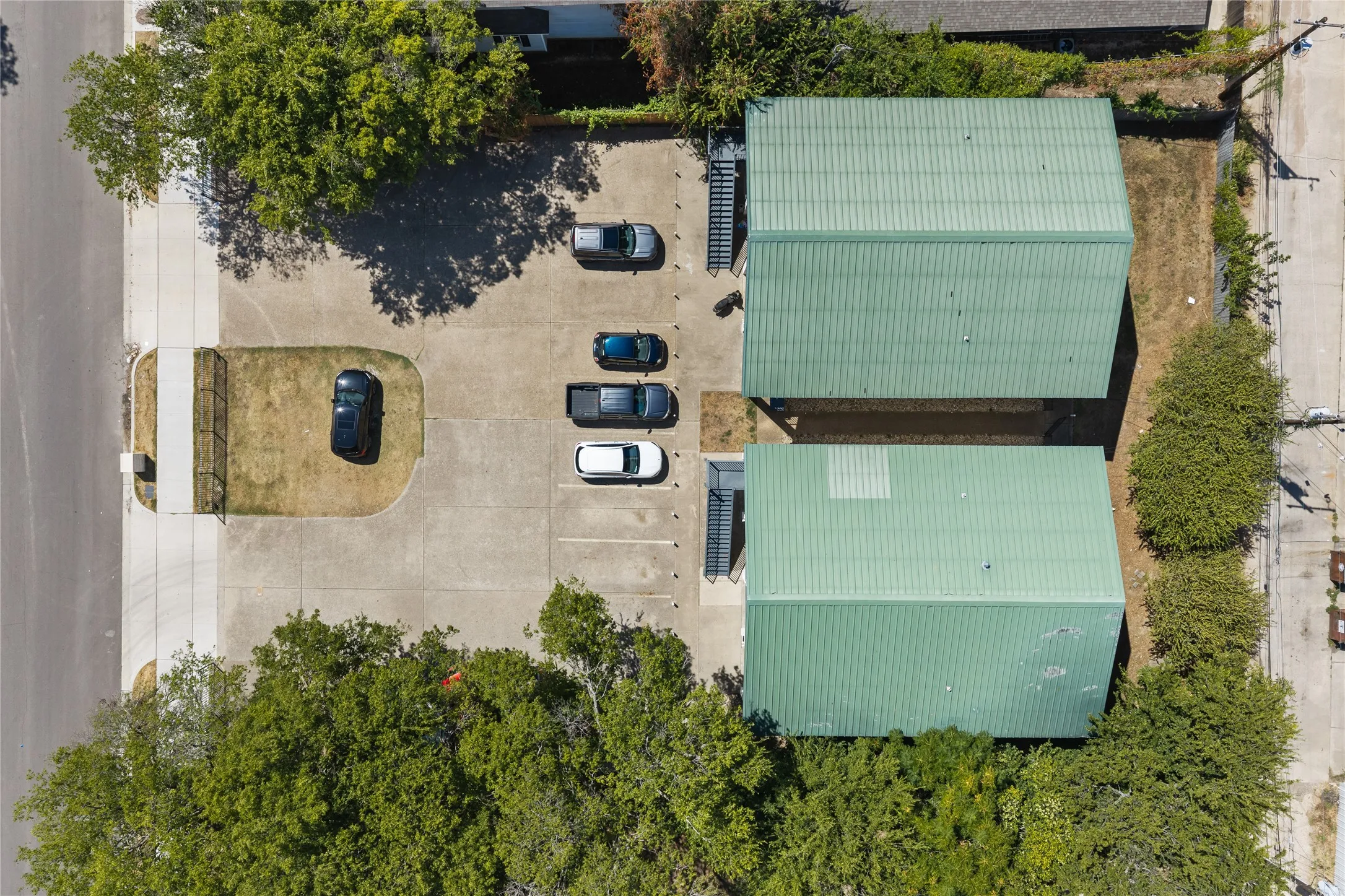 Duplex For Sale in Mc Lennan County , 1303 James Avenue, Waco, Texas 76706, 4 Bedroom, 4 Bathroom, Garage spaces, 0 Sqft, built in 2004, mls#21394352, Real Estate Agent in Waco, Homes For Sale in Mc Lennan county, Homes For Sale in Waco, Realtor in Waco Texas, Real Estate Brokerage Independent Realty Texas, Luminita Cordes Realtor
