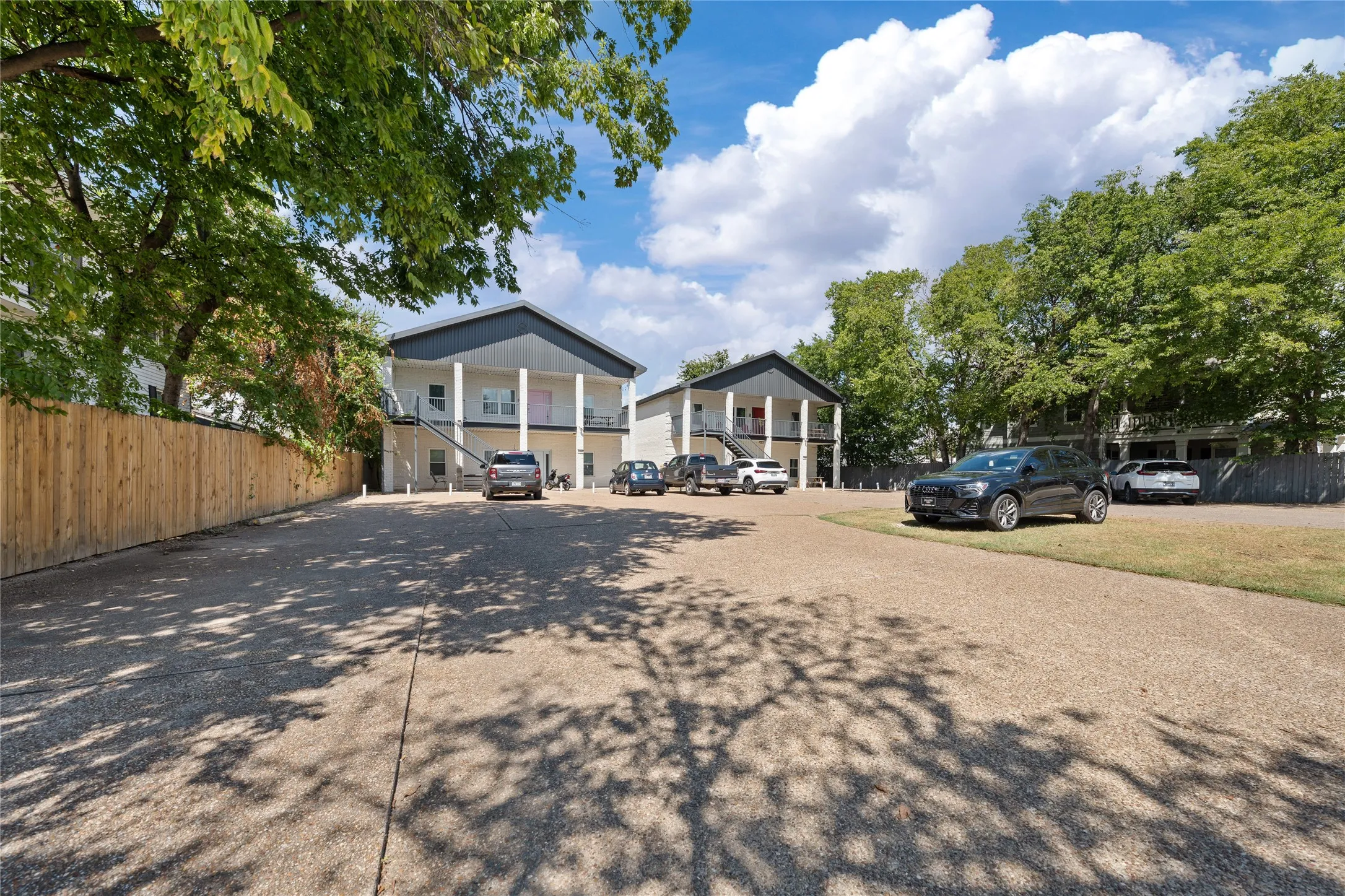 Duplex For Sale in Mc Lennan County , 1303 James Avenue, Waco, Texas 76706, 4 Bedroom, 4 Bathroom, Garage spaces, 0 Sqft, built in 2004, mls#21394352, Real Estate Agent in Waco, Homes For Sale in Mc Lennan county, Homes For Sale in Waco, Realtor in Waco Texas, Real Estate Brokerage Independent Realty Texas, Luminita Cordes Realtor
