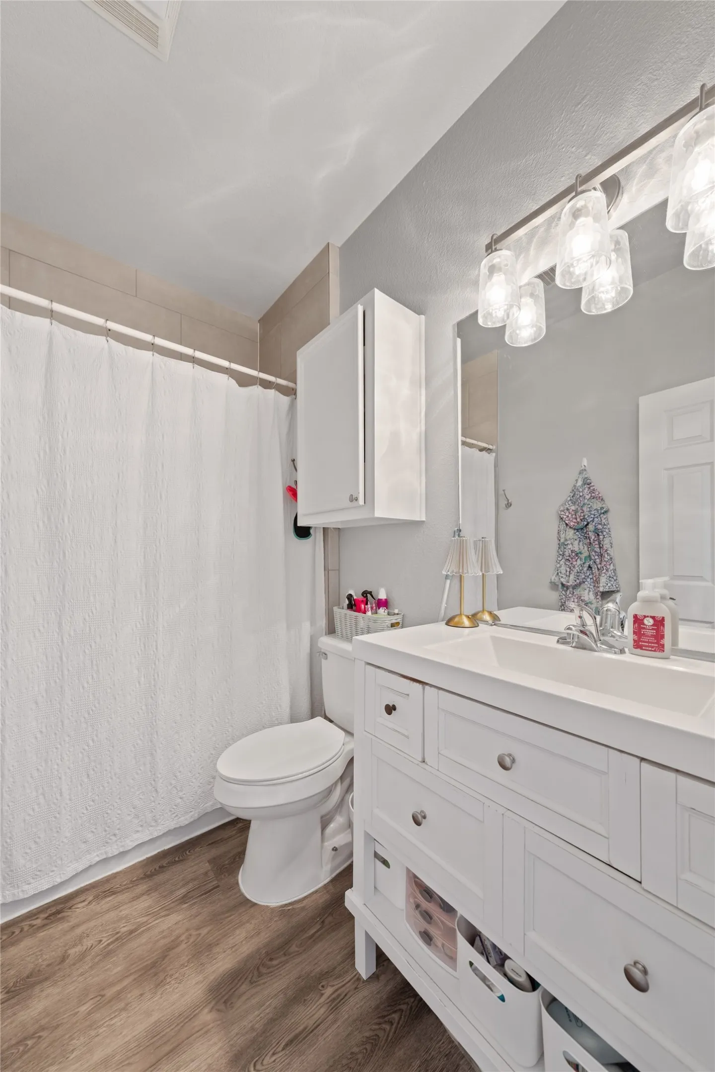 Duplex For Sale in Mc Lennan County , 1303 James Avenue, Waco, Texas 76706, 4 Bedroom, 4 Bathroom, Garage spaces, 0 Sqft, built in 2004, mls#21394352, Real Estate Agent in Waco, Homes For Sale in Mc Lennan county, Homes For Sale in Waco, Realtor in Waco Texas, Real Estate Brokerage Independent Realty Texas, Luminita Cordes Realtor