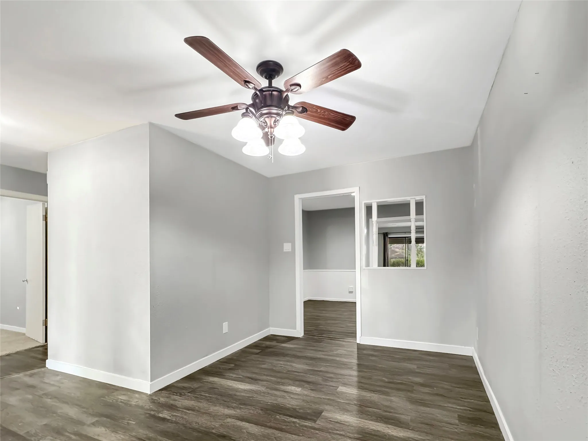 Single Family Residence For Sale in Dallas County , 4331 Kolloch Drive, Dallas, Texas 75216, 3 Bedroom, 2 Bathroom, 2 Garage spaces, 1,509 Sqft, built in 1960, mls#21392642, Real Estate Agent in Dallas, Homes For Sale in Dallas county, Homes For Sale in Dallas, Realtor in Dallas Texas, Real Estate Brokerage Independent Realty Texas, Luminita Cordes Realtor