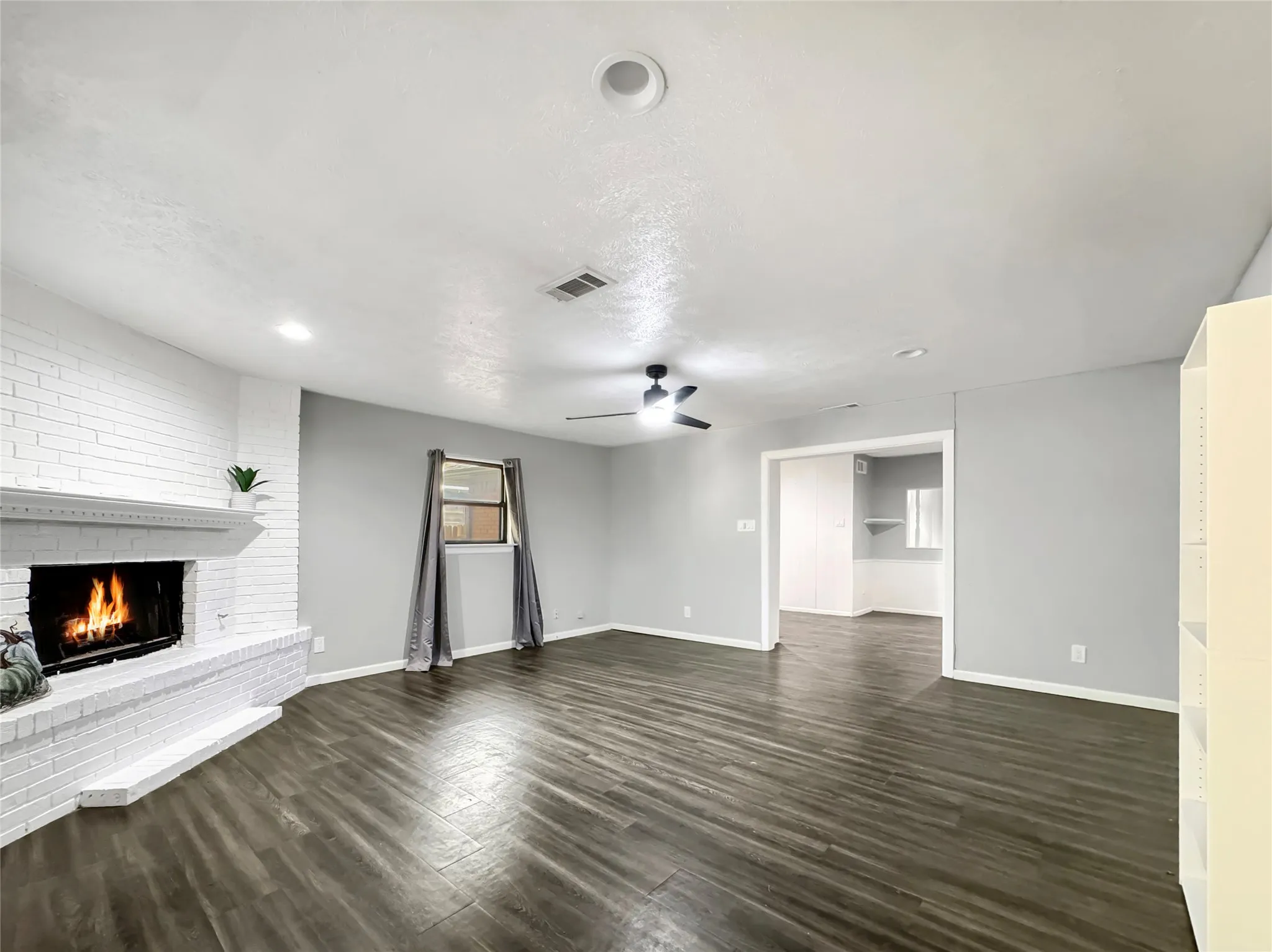 Single Family Residence For Sale in Dallas County , 4331 Kolloch Drive, Dallas, Texas 75216, 3 Bedroom, 2 Bathroom, 2 Garage spaces, 1,509 Sqft, built in 1960, mls#21392642, Real Estate Agent in Dallas, Homes For Sale in Dallas county, Homes For Sale in Dallas, Realtor in Dallas Texas, Real Estate Brokerage Independent Realty Texas, Luminita Cordes Realtor