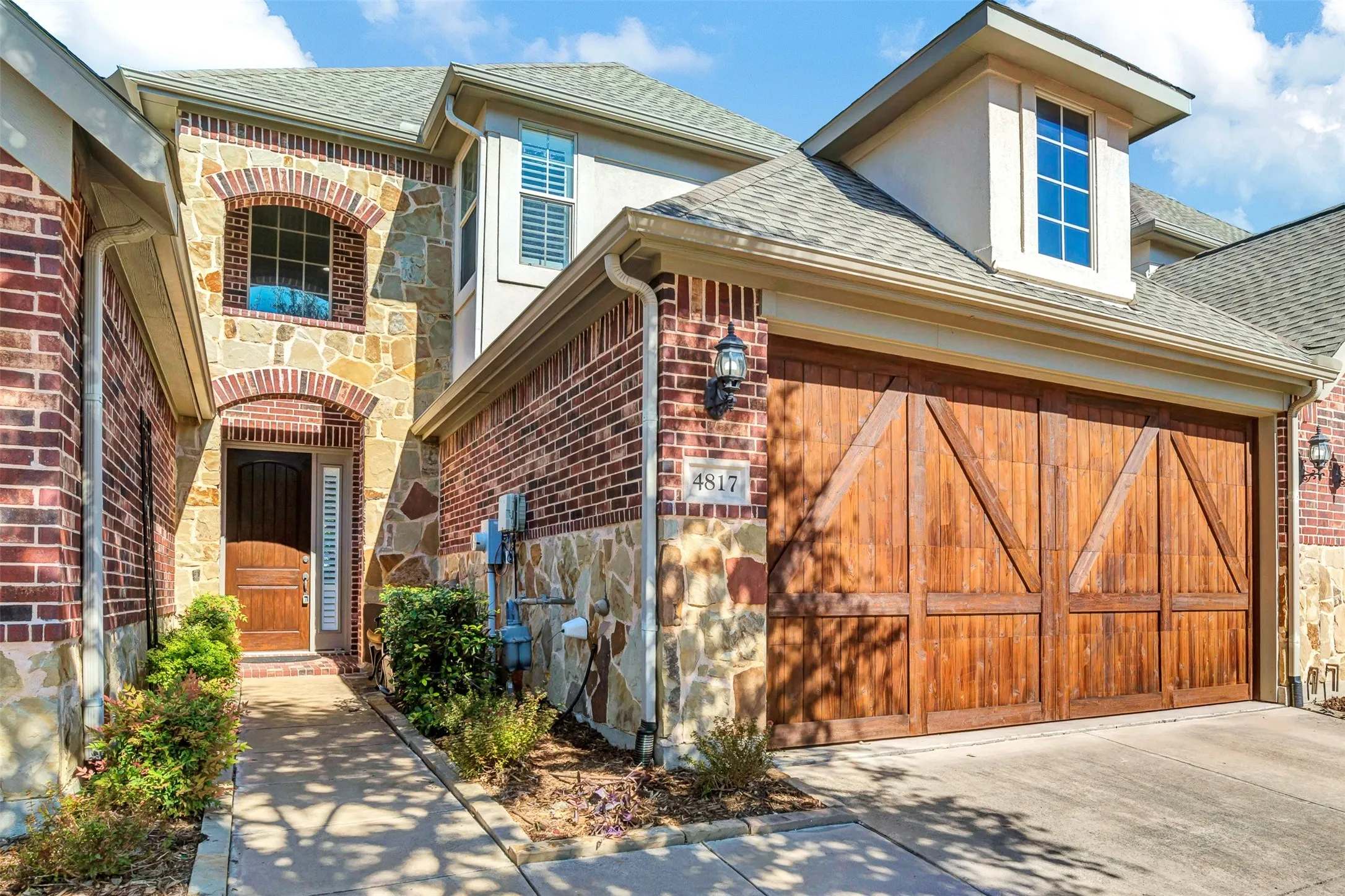 Welcome to 4817 Bayview, a gorgeous townhome in a premier Plano location just off Preston with easy access to DNT and 190. This home is steeped in luxury and elegance from the stone and brick front with a 2 car garage to the beautiful landscaping, you know this one will be spectacular.