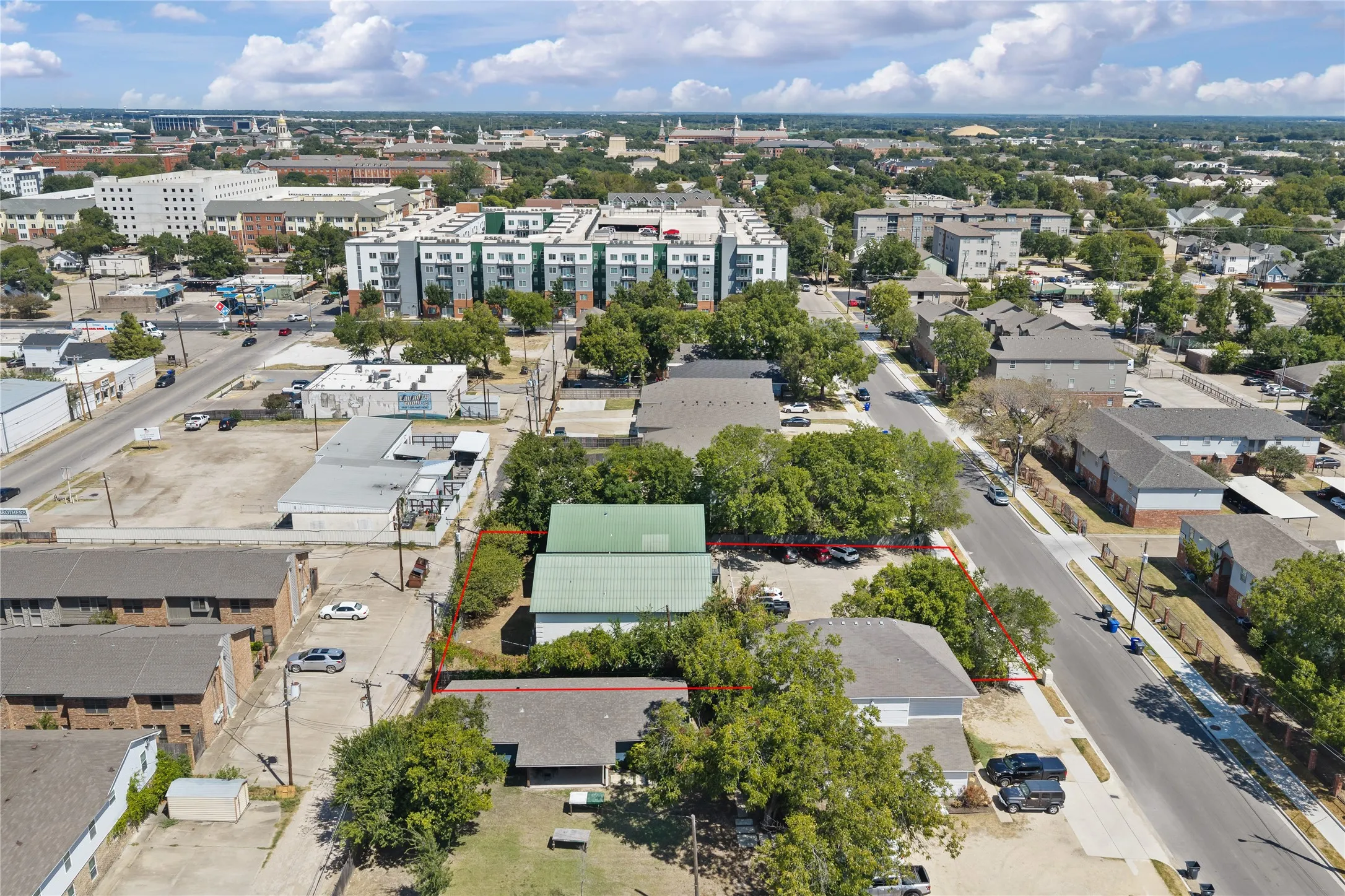 Duplex For Sale in Mc Lennan County , 1301 James Avenue, Waco, Texas 76706, 4 Bedroom, 4 Bathroom, Garage spaces, 0 Sqft, built in 2001, mls#21394366, Real Estate Agent in Waco, Homes For Sale in Mc Lennan county, Homes For Sale in Waco, Realtor in Waco Texas, Real Estate Brokerage Independent Realty Texas, Luminita Cordes Realtor