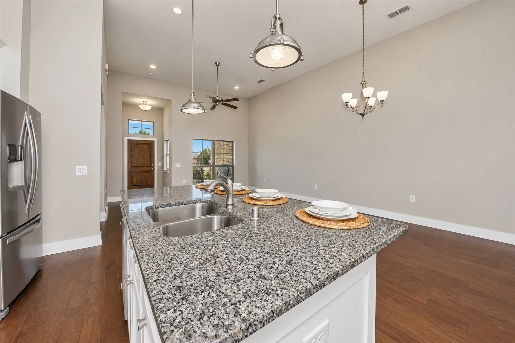 Townhouse For Sale in Tarrant County , 919 Birds Fort Trail, Arlington, Texas 76005, 2 Bedroom, 2 Bathroom, 2 Garage spaces, 1,309 Sqft, built in 2018, mls#21396294, Real Estate Agent in Arlington, Homes For Sale in Tarrant county, Homes For Sale in Arlington, Realtor in Arlington Texas, Real Estate Brokerage Independent Realty Texas, Luminita Cordes Realtor