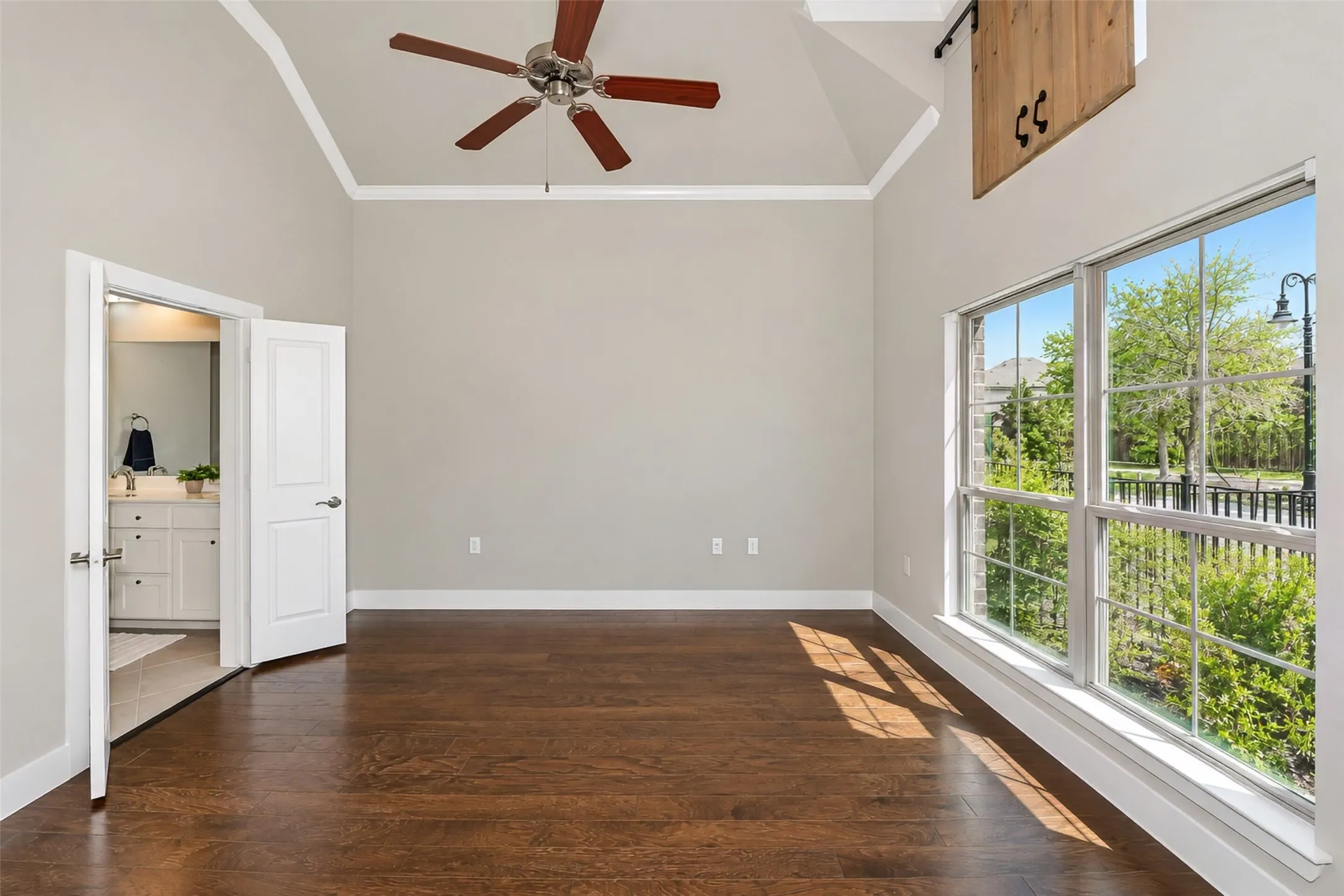 Townhouse For Sale in Tarrant County , 919 Birds Fort Trail, Arlington, Texas 76005, 2 Bedroom, 2 Bathroom, 2 Garage spaces, 1,309 Sqft, built in 2018, mls#21396294, Real Estate Agent in Arlington, Homes For Sale in Tarrant county, Homes For Sale in Arlington, Realtor in Arlington Texas, Real Estate Brokerage Independent Realty Texas, Luminita Cordes Realtor