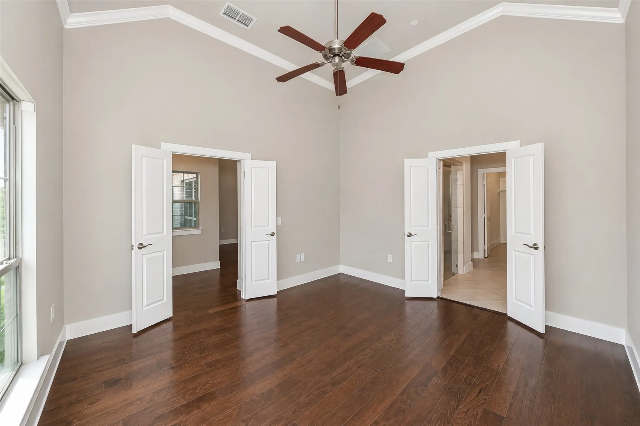 Townhouse For Sale in Tarrant County , 919 Birds Fort Trail, Arlington, Texas 76005, 2 Bedroom, 2 Bathroom, 2 Garage spaces, 1,309 Sqft, built in 2018, mls#21396294, Real Estate Agent in Arlington, Homes For Sale in Tarrant county, Homes For Sale in Arlington, Realtor in Arlington Texas, Real Estate Brokerage Independent Realty Texas, Luminita Cordes Realtor