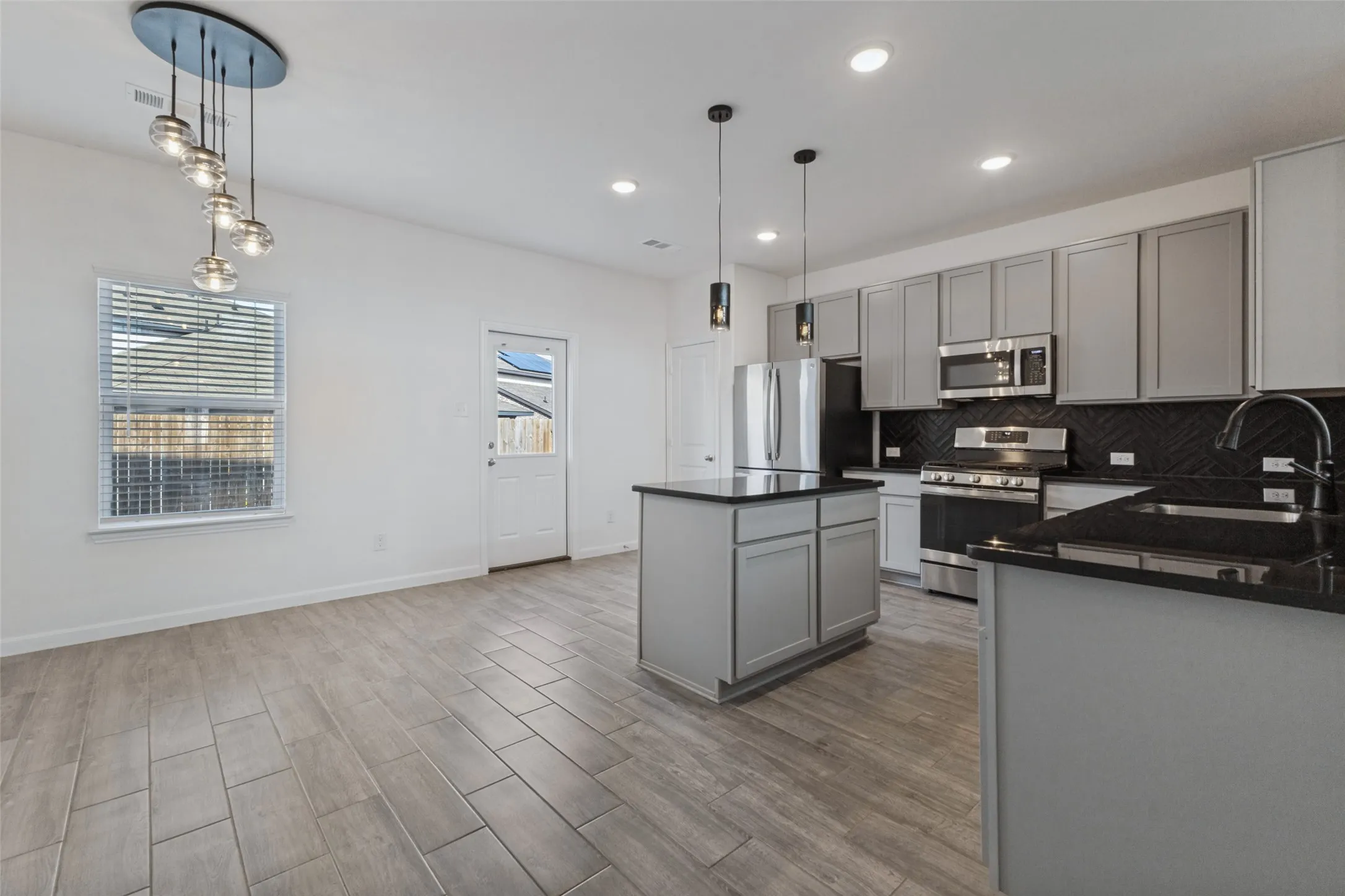 Single Family Residence For Sale in Kaufman County , 2907 Bodie Court, Forney, Texas 75126, 4 Bedroom, 3 Bathroom, 2 Garage spaces, 2,614 Sqft, built in 2023, mls#21394242, Real Estate Agent in Forney, Homes For Sale in Kaufman county, Homes For Sale in Forney, Realtor in Forney Texas, Real Estate Brokerage Independent Realty Texas, Luminita Cordes Realtor