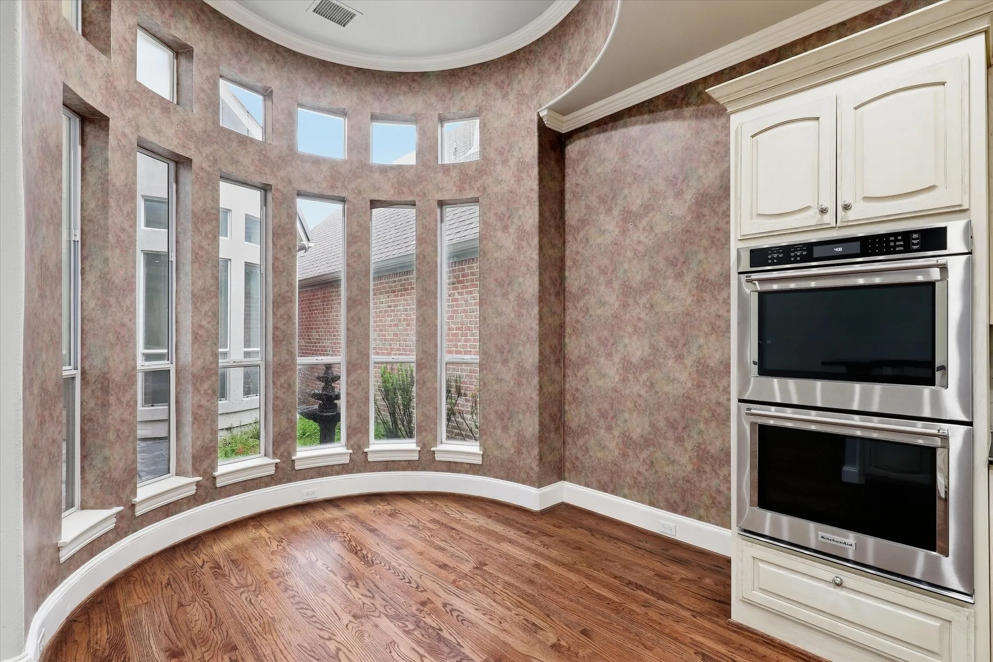 Single Family Residence For Sale in Dallas County , 11831 Brookhill Lane, Dallas, Texas 75230, 3 Bedroom, 4 Bathroom, 2 Garage spaces, 2,923 Sqft, built in 1999, mls#21396376, Real Estate Agent in Dallas, Homes For Sale in Dallas county, Homes For Sale in Dallas, Realtor in Dallas Texas, Real Estate Brokerage Independent Realty Texas, Luminita Cordes Realtor