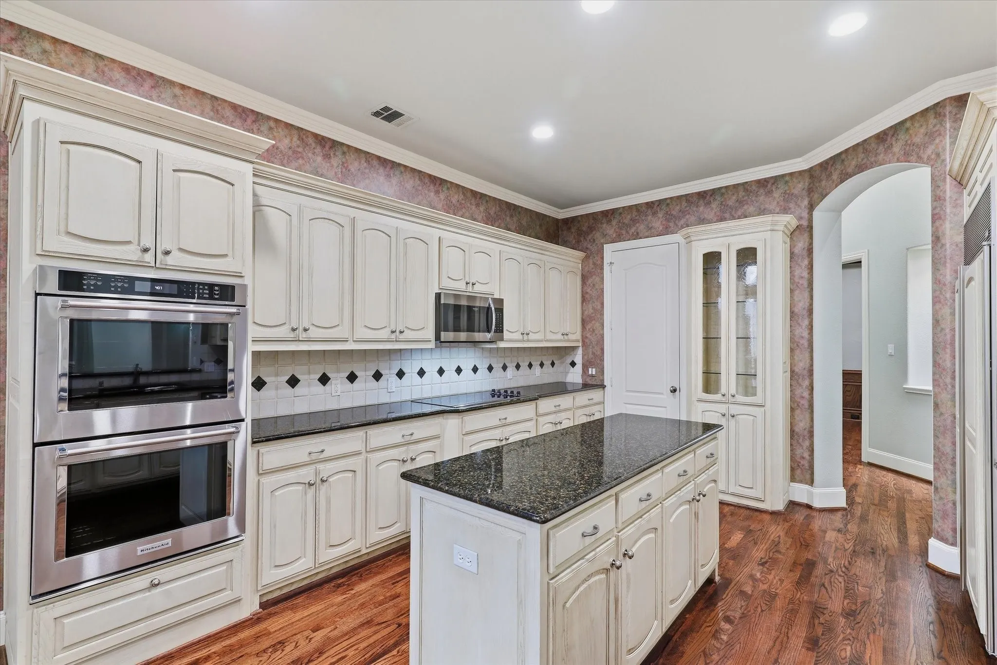 Single Family Residence For Sale in Dallas County , 11831 Brookhill Lane, Dallas, Texas 75230, 3 Bedroom, 4 Bathroom, 2 Garage spaces, 2,923 Sqft, built in 1999, mls#21396376, Real Estate Agent in Dallas, Homes For Sale in Dallas county, Homes For Sale in Dallas, Realtor in Dallas Texas, Real Estate Brokerage Independent Realty Texas, Luminita Cordes Realtor
