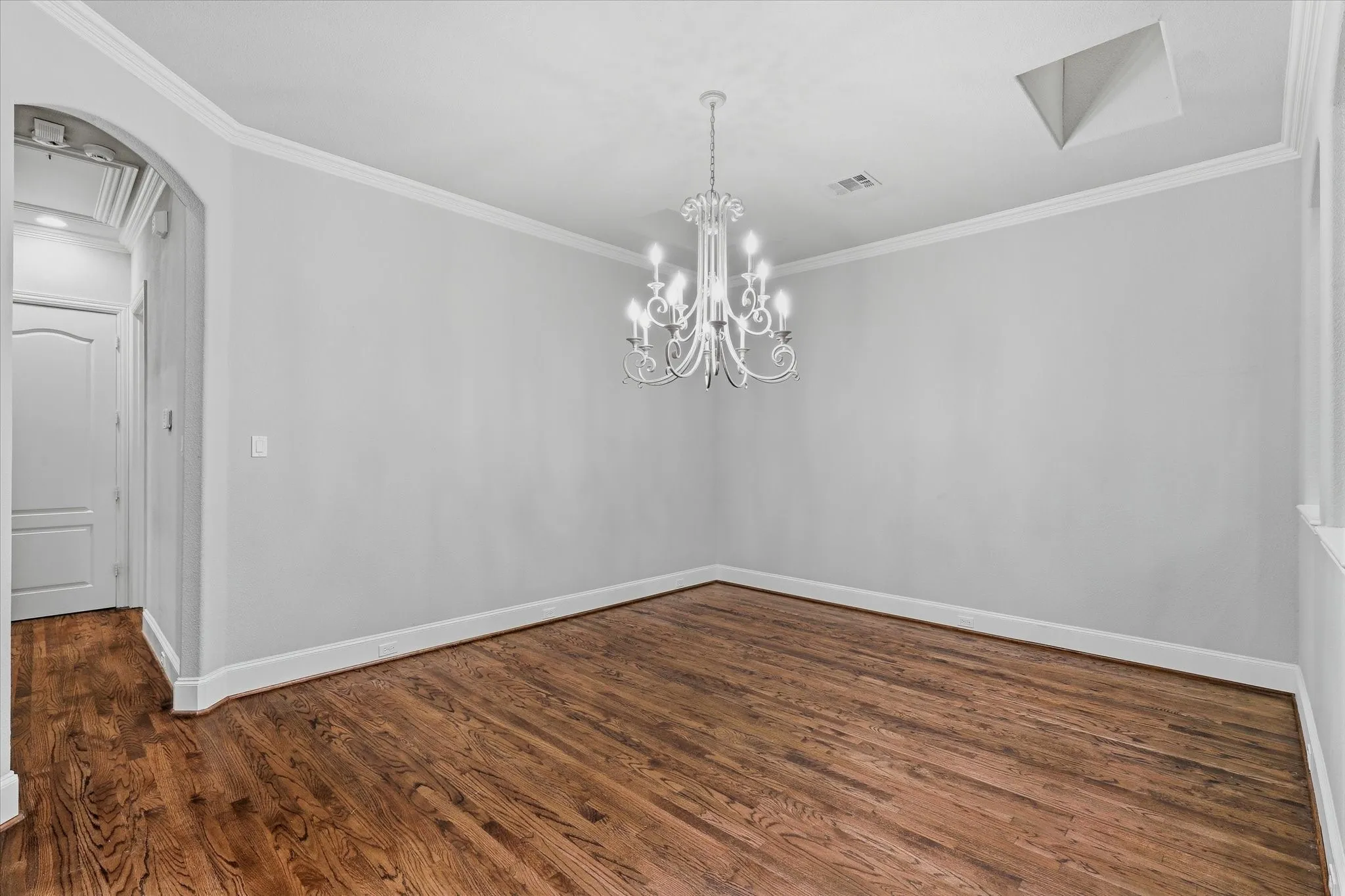 Single Family Residence For Sale in Dallas County , 11831 Brookhill Lane, Dallas, Texas 75230, 3 Bedroom, 4 Bathroom, 2 Garage spaces, 2,923 Sqft, built in 1999, mls#21396376, Real Estate Agent in Dallas, Homes For Sale in Dallas county, Homes For Sale in Dallas, Realtor in Dallas Texas, Real Estate Brokerage Independent Realty Texas, Luminita Cordes Realtor