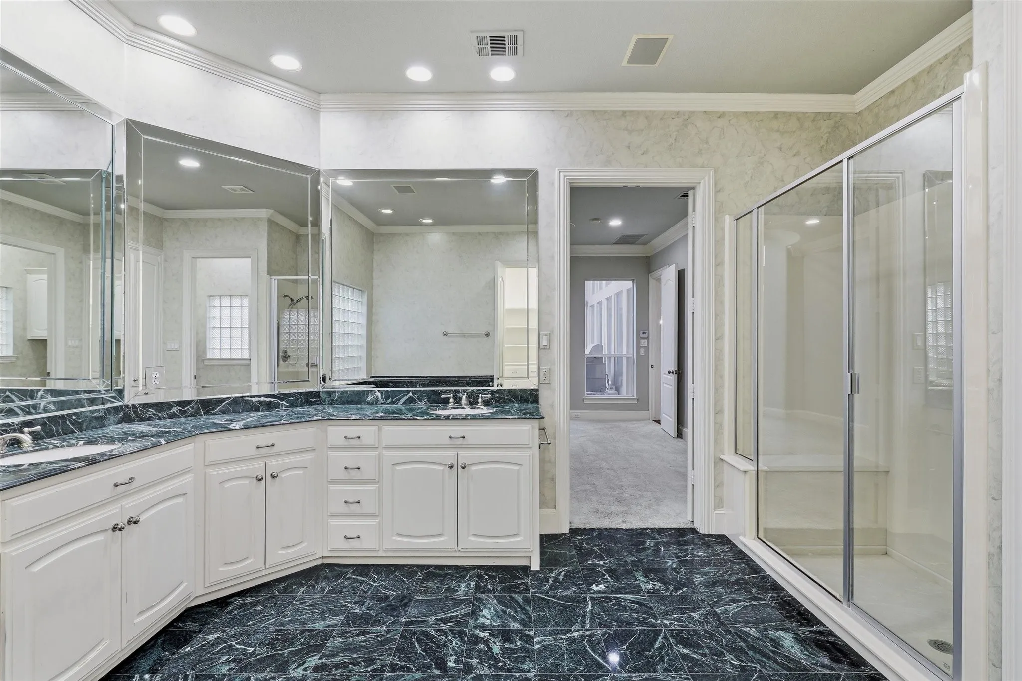 Single Family Residence For Sale in Dallas County , 11831 Brookhill Lane, Dallas, Texas 75230, 3 Bedroom, 4 Bathroom, 2 Garage spaces, 2,923 Sqft, built in 1999, mls#21396376, Real Estate Agent in Dallas, Homes For Sale in Dallas county, Homes For Sale in Dallas, Realtor in Dallas Texas, Real Estate Brokerage Independent Realty Texas, Luminita Cordes Realtor