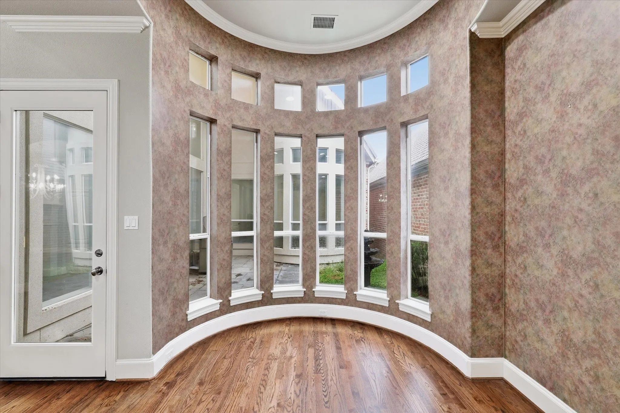 Single Family Residence For Sale in Dallas County , 11831 Brookhill Lane, Dallas, Texas 75230, 3 Bedroom, 4 Bathroom, 2 Garage spaces, 2,923 Sqft, built in 1999, mls#21396376, Real Estate Agent in Dallas, Homes For Sale in Dallas county, Homes For Sale in Dallas, Realtor in Dallas Texas, Real Estate Brokerage Independent Realty Texas, Luminita Cordes Realtor