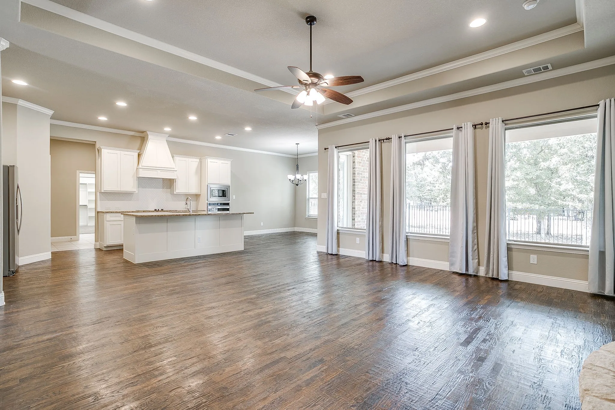 Single Family Residence For Sale in Parker County , 102 Eagle Drive, Lipan, Texas 76462, 4 Bedroom, 3 Bathroom, 3 Garage spaces, 2,779 Sqft, built in 2019, mls#21396131, Real Estate Agent in Lipan, Homes For Sale in Parker county, Homes For Sale in Lipan, Realtor in Lipan Texas, Real Estate Brokerage Independent Realty Texas, Luminita Cordes Realtor