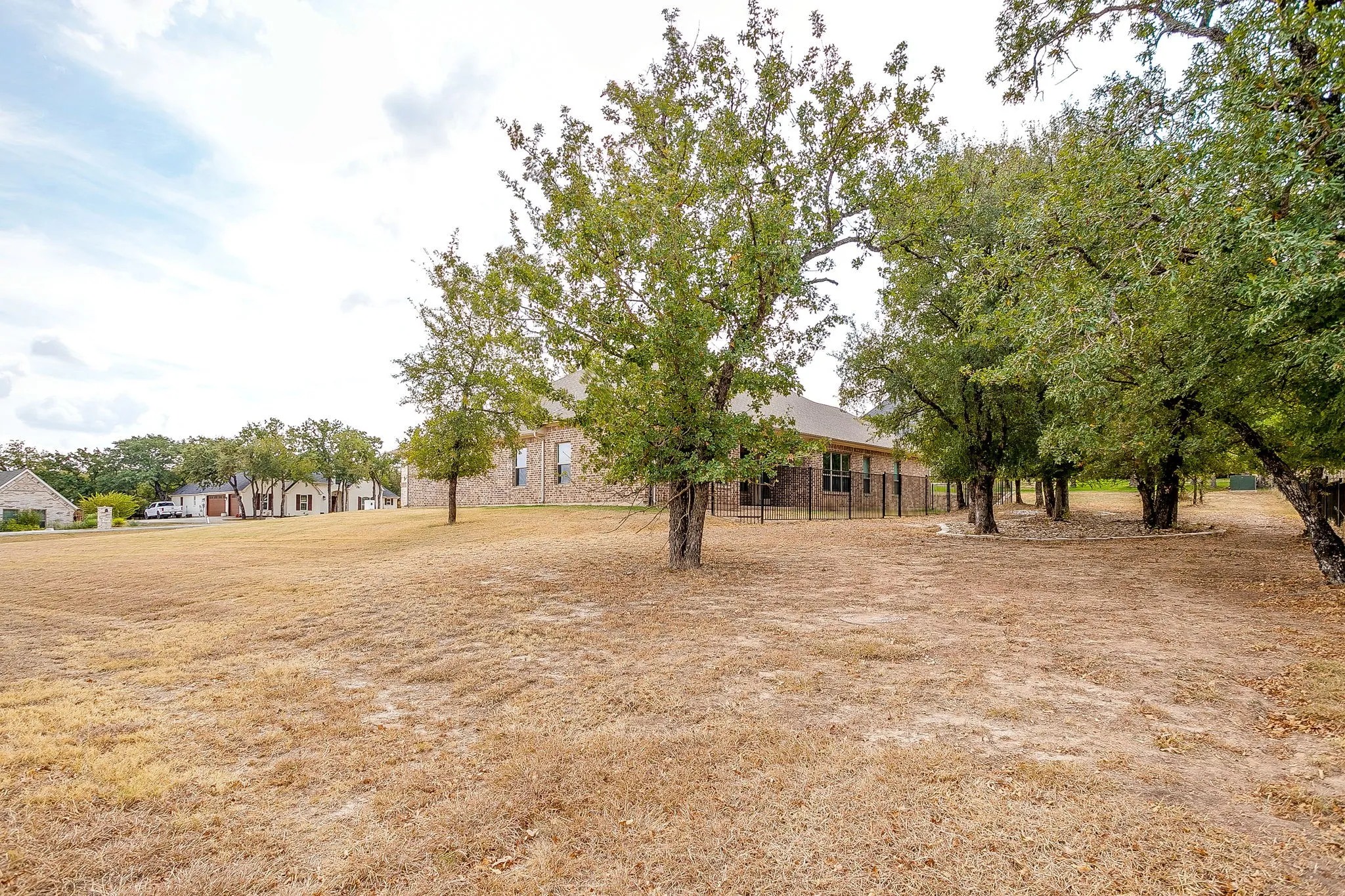 Single Family Residence For Sale in Parker County , 102 Eagle Drive, Lipan, Texas 76462, 4 Bedroom, 3 Bathroom, 3 Garage spaces, 2,779 Sqft, built in 2019, mls#21396131, Real Estate Agent in Lipan, Homes For Sale in Parker county, Homes For Sale in Lipan, Realtor in Lipan Texas, Real Estate Brokerage Independent Realty Texas, Luminita Cordes Realtor