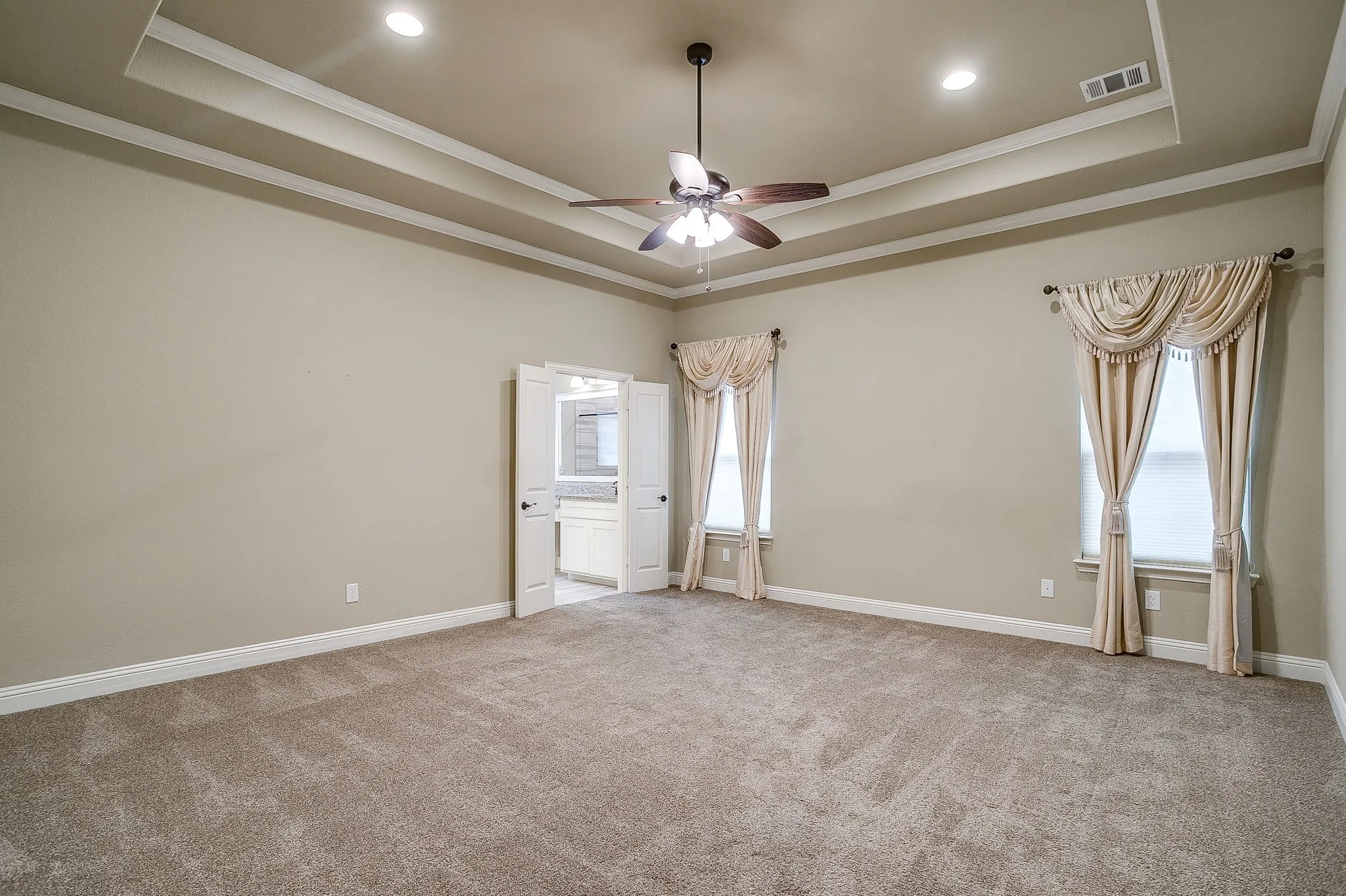 Single Family Residence For Sale in Parker County , 102 Eagle Drive, Lipan, Texas 76462, 4 Bedroom, 3 Bathroom, 3 Garage spaces, 2,779 Sqft, built in 2019, mls#21396131, Real Estate Agent in Lipan, Homes For Sale in Parker county, Homes For Sale in Lipan, Realtor in Lipan Texas, Real Estate Brokerage Independent Realty Texas, Luminita Cordes Realtor