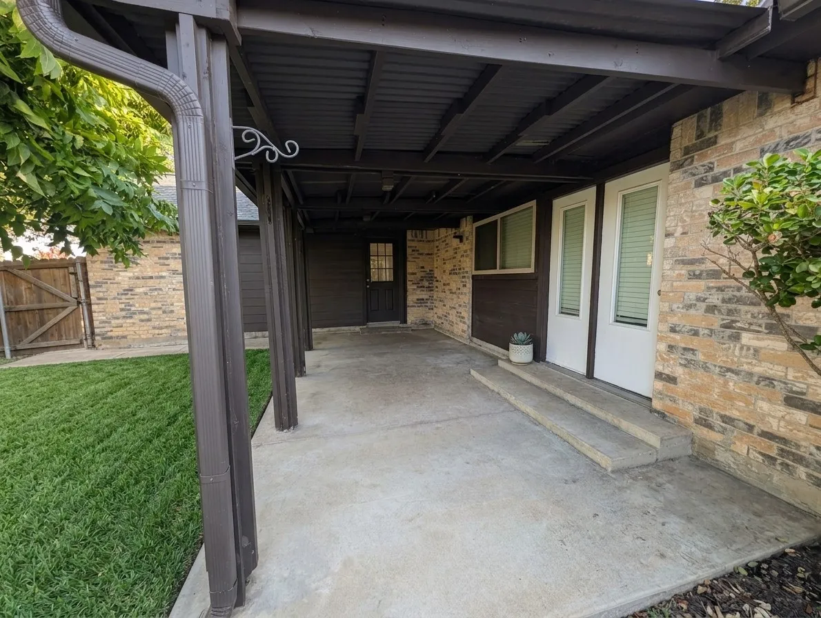 Single Family Residence For Rent in Rockwall County , 6109 Scenic Drive, Rowlett, Texas 75088, 3 Bedroom, 2 Bathroom, 2 Garage spaces, 1,741 Sqft, built in 1983, mls#21383108, Real Estate Agent in Rowlett, Homes For Rent in Rockwall county, Homes For Rent in Rowlett, Realtor in Rowlett Texas, Real Estate Brokerage Independent Realty Texas, Luminita Cordes Realtor