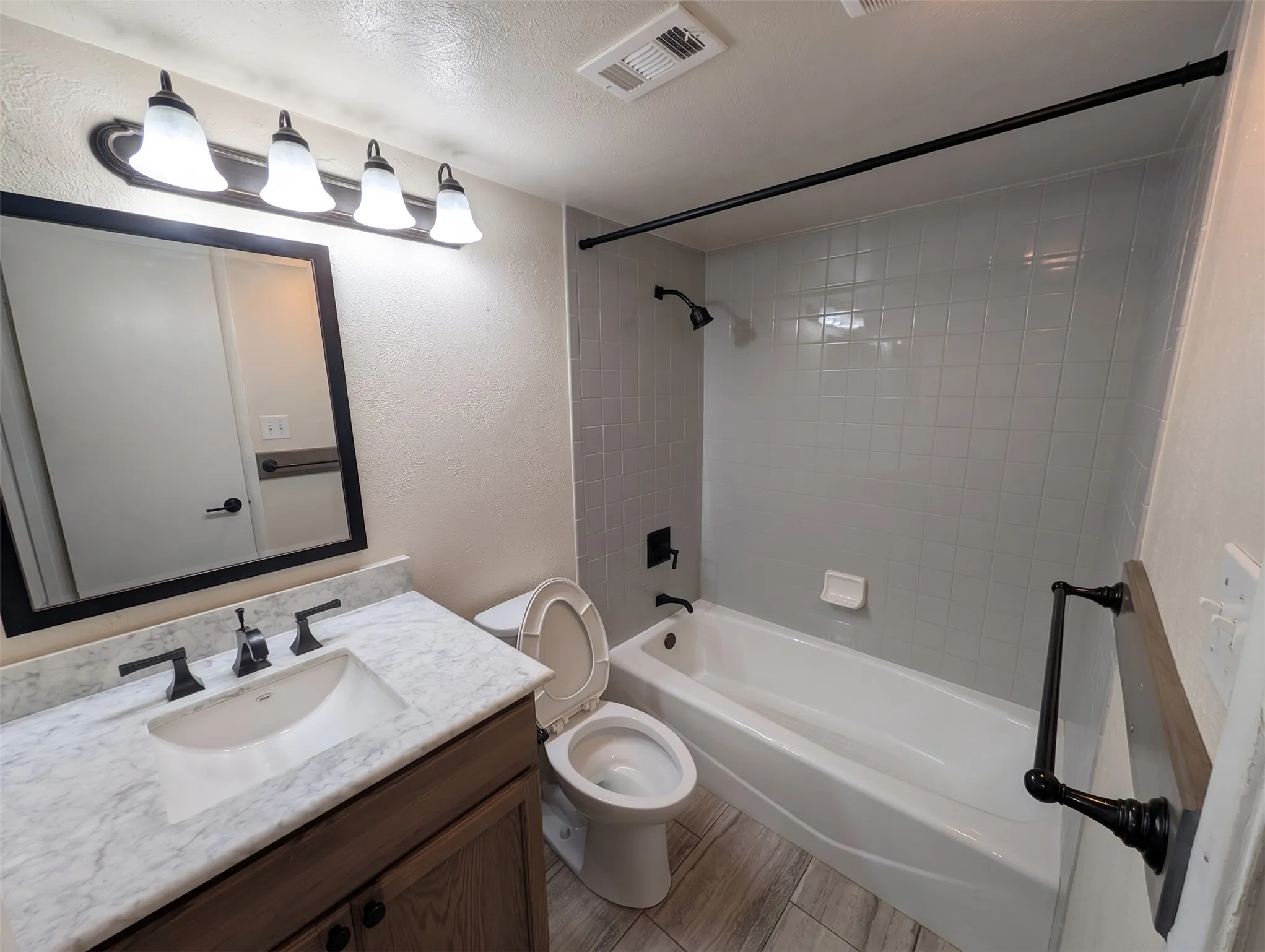 Single Family Residence For Rent in Rockwall County , 6109 Scenic Drive, Rowlett, Texas 75088, 3 Bedroom, 2 Bathroom, 2 Garage spaces, 1,741 Sqft, built in 1983, mls#21383108, Real Estate Agent in Rowlett, Homes For Rent in Rockwall county, Homes For Rent in Rowlett, Realtor in Rowlett Texas, Real Estate Brokerage Independent Realty Texas, Luminita Cordes Realtor