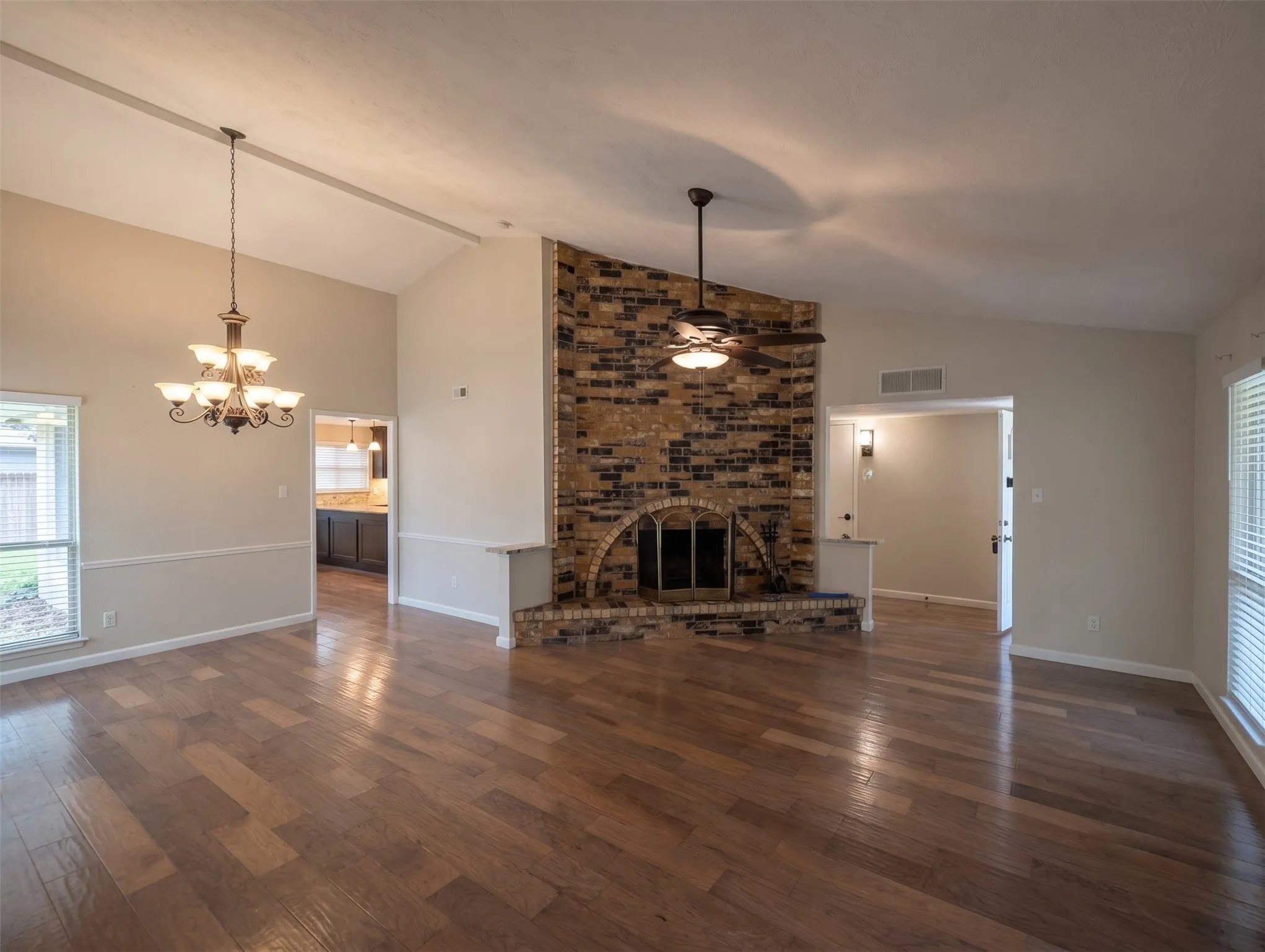 Single Family Residence For Rent in Rockwall County , 6109 Scenic Drive, Rowlett, Texas 75088, 3 Bedroom, 2 Bathroom, 2 Garage spaces, 1,741 Sqft, built in 1983, mls#21383108, Real Estate Agent in Rowlett, Homes For Rent in Rockwall county, Homes For Rent in Rowlett, Realtor in Rowlett Texas, Real Estate Brokerage Independent Realty Texas, Luminita Cordes Realtor