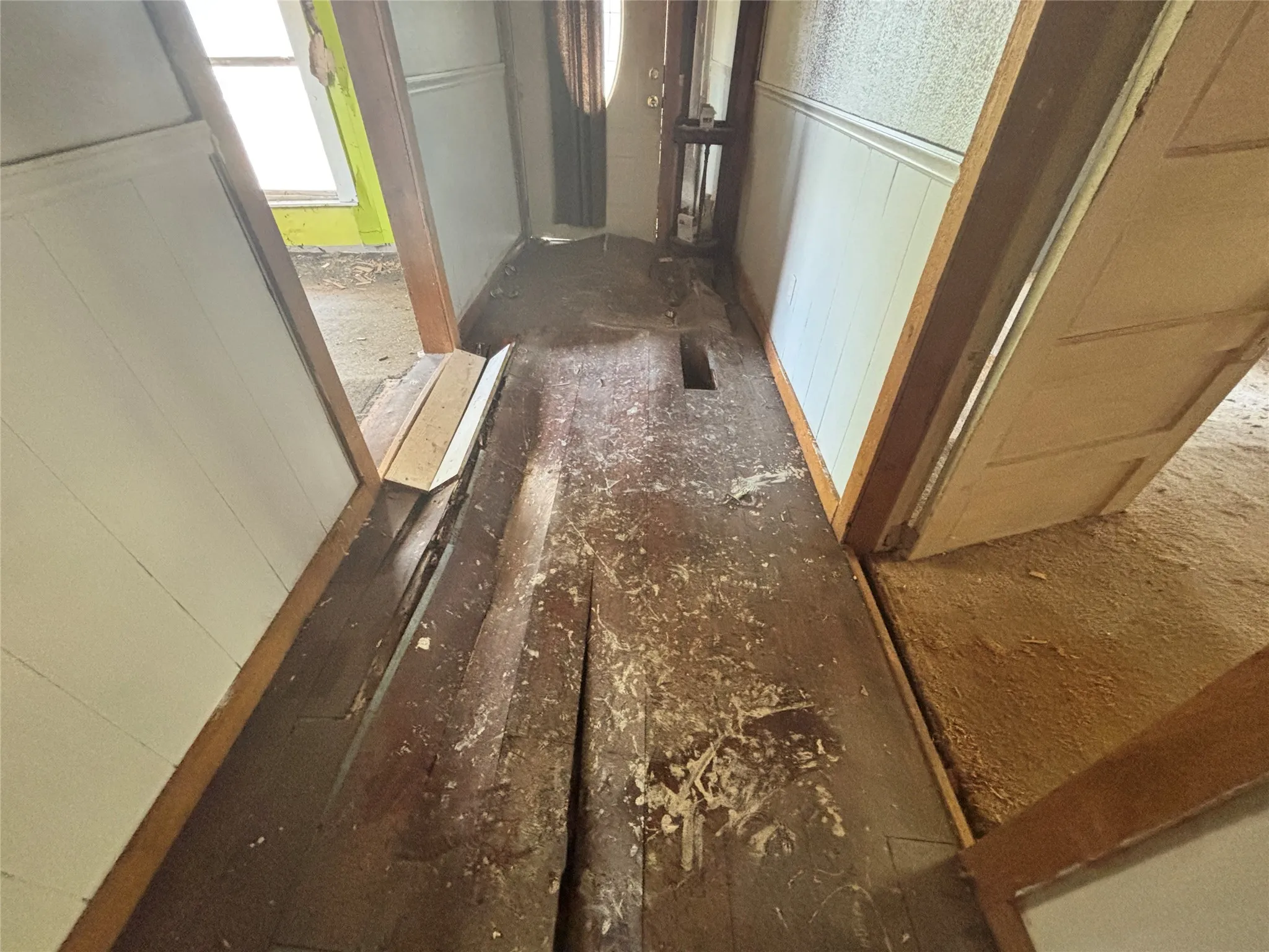 Single Family Residence For Sale in Kaufman County , 309 E Mowry Street, Crandall, Texas 75114, 2 Bedroom, 1 Bathroom, Garage spaces, 1,188 Sqft, built in 1975, mls#21396336, Real Estate Agent in Crandall, Homes For Sale in Kaufman county, Homes For Sale in Crandall, Realtor in Crandall Texas, Real Estate Brokerage Independent Realty Texas, Luminita Cordes Realtor