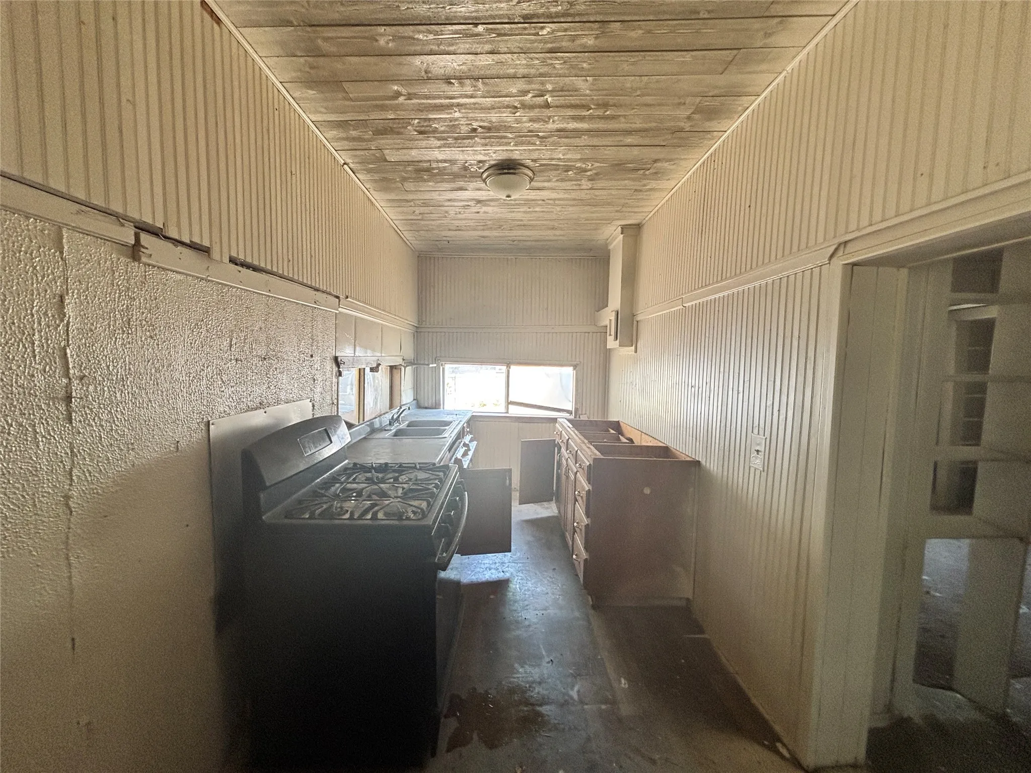Single Family Residence For Sale in Kaufman County , 309 E Mowry Street, Crandall, Texas 75114, 2 Bedroom, 1 Bathroom, Garage spaces, 1,188 Sqft, built in 1975, mls#21396336, Real Estate Agent in Crandall, Homes For Sale in Kaufman county, Homes For Sale in Crandall, Realtor in Crandall Texas, Real Estate Brokerage Independent Realty Texas, Luminita Cordes Realtor
