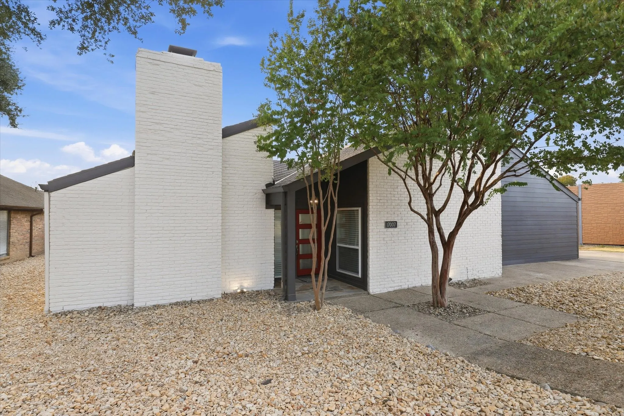 Single Family Residence For Rent in Dallas County , 17007 Davenport Road, Dallas, Texas 75248, 3 Bedroom, 2 Bathroom, 2 Garage spaces, 2,312 Sqft, built in 1979, mls#21396384, Real Estate Agent in Dallas, Homes For Rent in Dallas county, Homes For Rent in Dallas, Realtor in Dallas Texas, Real Estate Brokerage Independent Realty Texas, Luminita Cordes Realtor