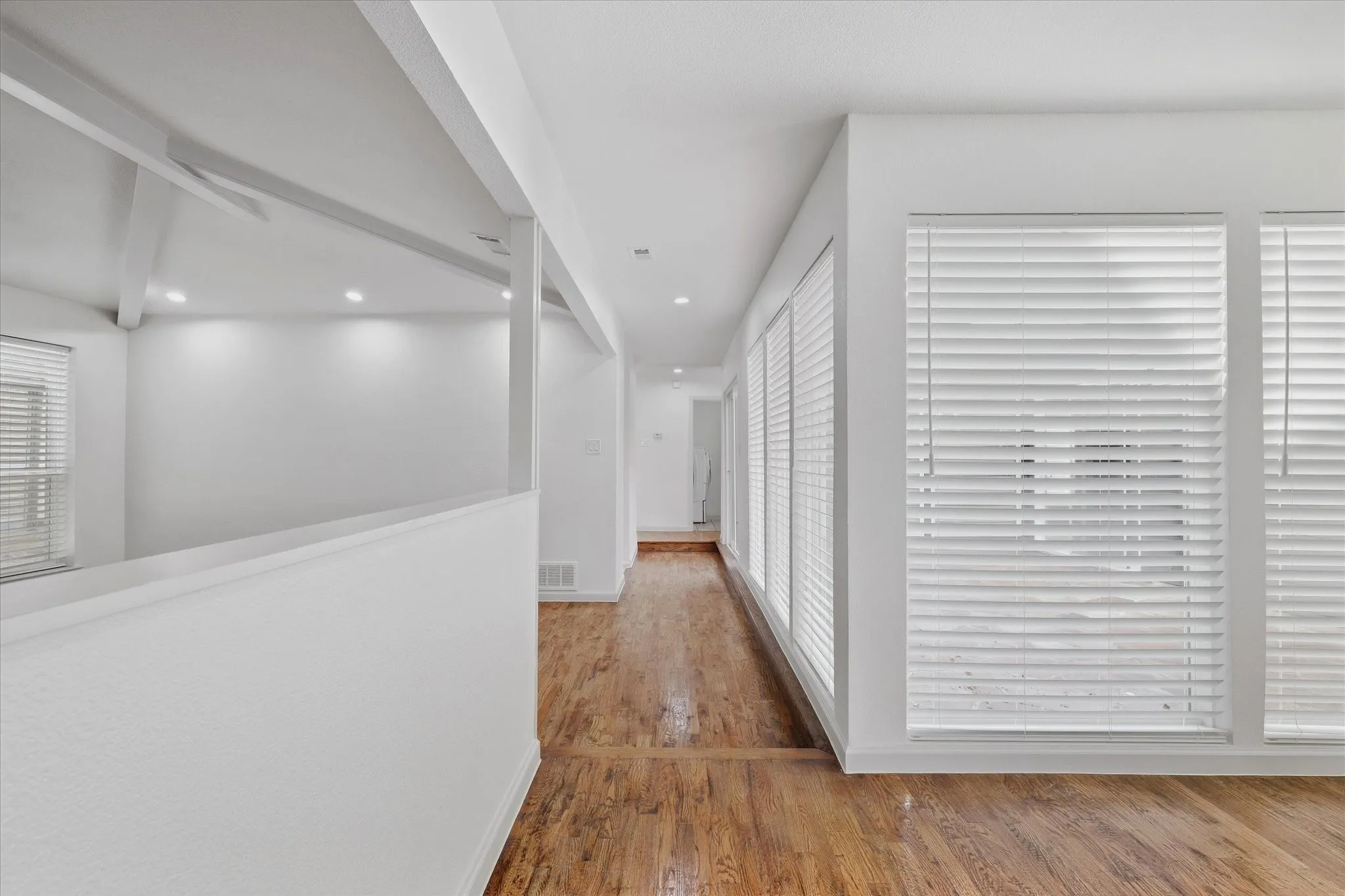 Single Family Residence For Rent in Dallas County , 17007 Davenport Road, Dallas, Texas 75248, 3 Bedroom, 2 Bathroom, 2 Garage spaces, 2,312 Sqft, built in 1979, mls#21396384, Real Estate Agent in Dallas, Homes For Rent in Dallas county, Homes For Rent in Dallas, Realtor in Dallas Texas, Real Estate Brokerage Independent Realty Texas, Luminita Cordes Realtor
