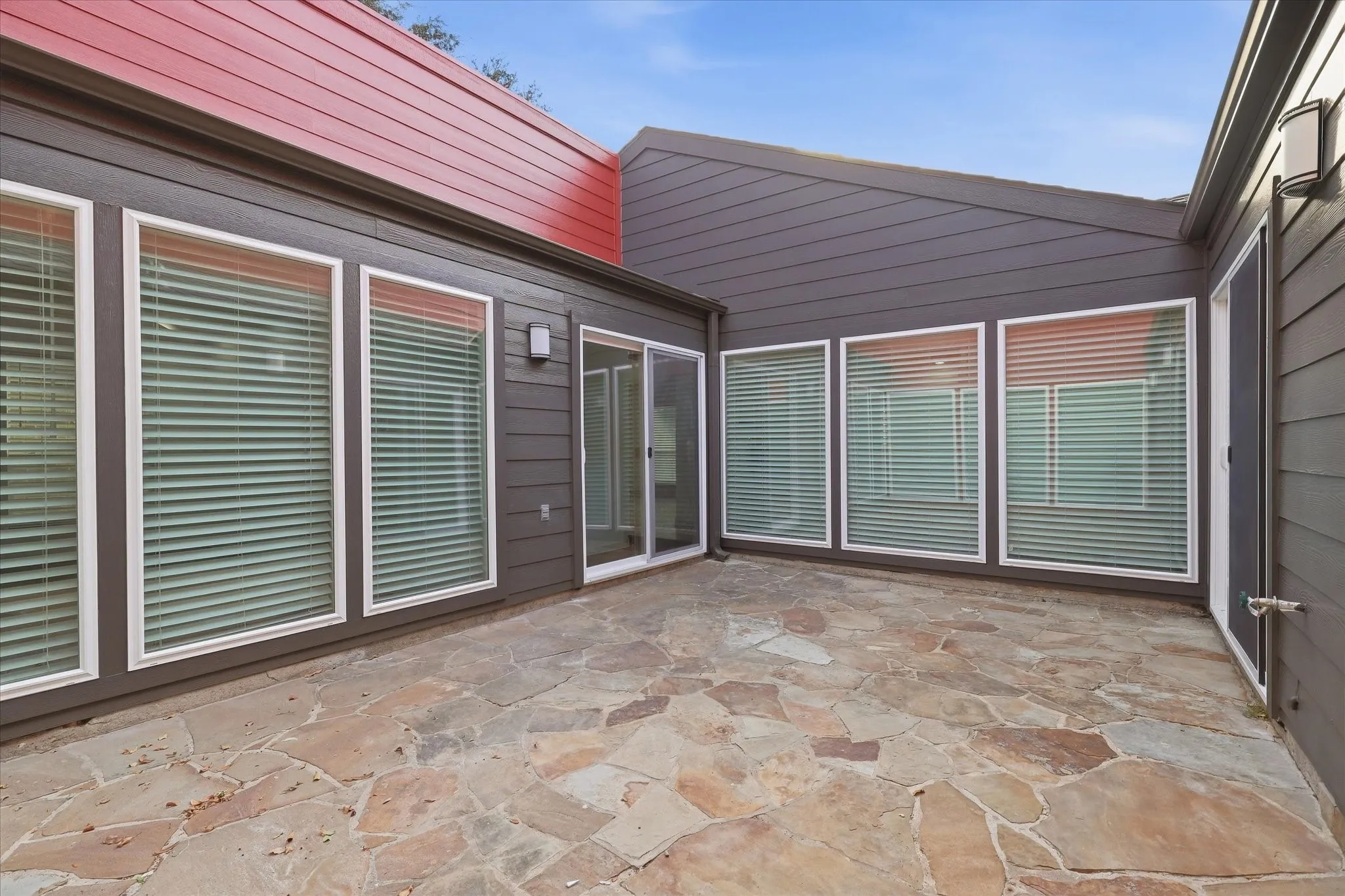 Single Family Residence For Rent in Dallas County , 17007 Davenport Road, Dallas, Texas 75248, 3 Bedroom, 2 Bathroom, 2 Garage spaces, 2,312 Sqft, built in 1979, mls#21396384, Real Estate Agent in Dallas, Homes For Rent in Dallas county, Homes For Rent in Dallas, Realtor in Dallas Texas, Real Estate Brokerage Independent Realty Texas, Luminita Cordes Realtor