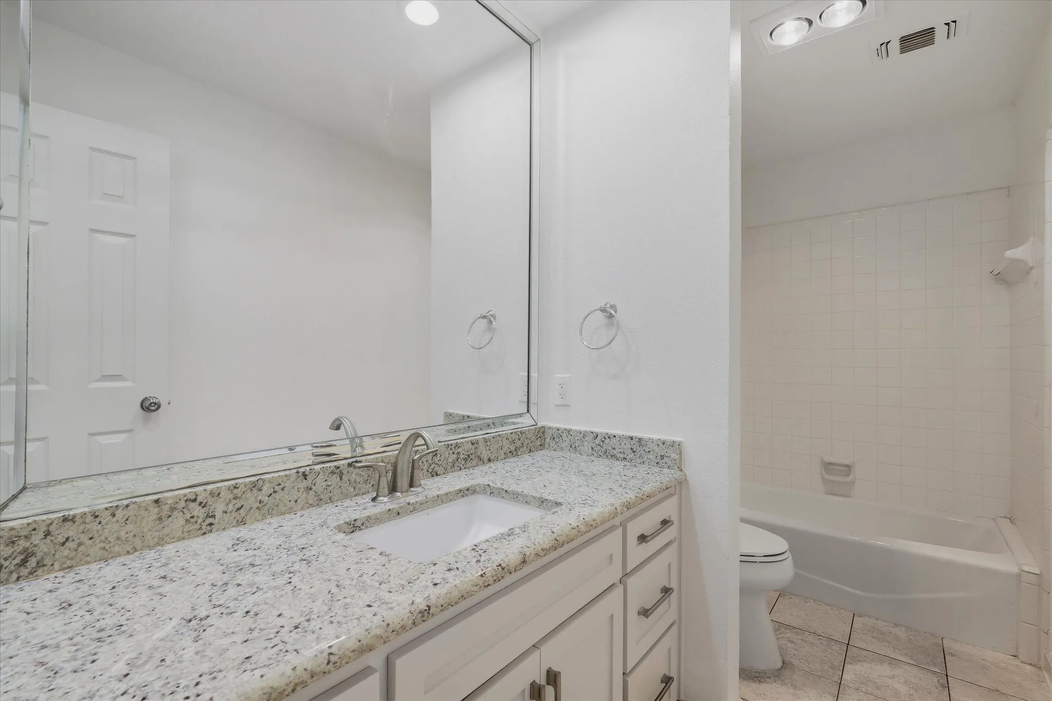 Single Family Residence For Rent in Dallas County , 17007 Davenport Road, Dallas, Texas 75248, 3 Bedroom, 2 Bathroom, 2 Garage spaces, 2,312 Sqft, built in 1979, mls#21396384, Real Estate Agent in Dallas, Homes For Rent in Dallas county, Homes For Rent in Dallas, Realtor in Dallas Texas, Real Estate Brokerage Independent Realty Texas, Luminita Cordes Realtor