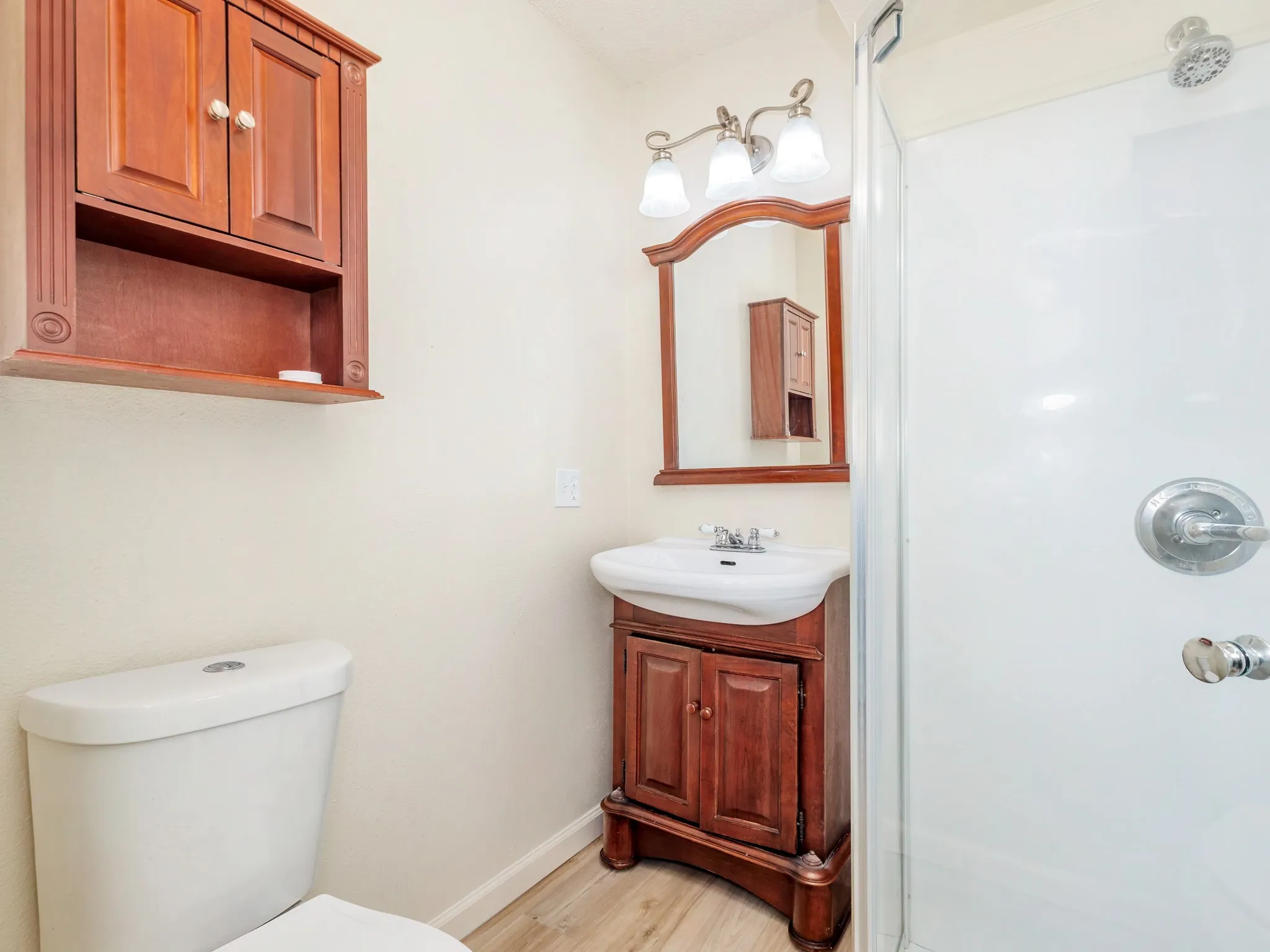 New fixtures installed in 2024 - flooring 2026