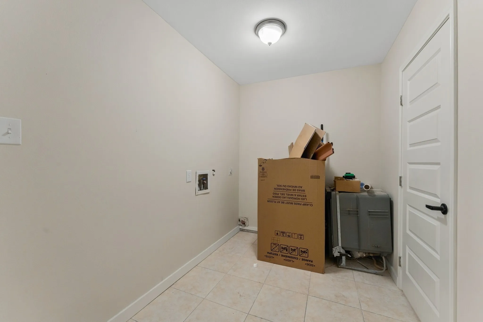 Single Family Residence For Sale in Dallas County , 4910 Frontier Road, Garland, Texas 75043, 3 Bedroom, 2 Bathroom, 2 Garage spaces, 1,798 Sqft, built in 1971, mls#21396387, Real Estate Agent in Garland, Homes For Sale in Dallas county, Homes For Sale in Garland, Realtor in Garland Texas, Real Estate Brokerage Independent Realty Texas, Luminita Cordes Realtor