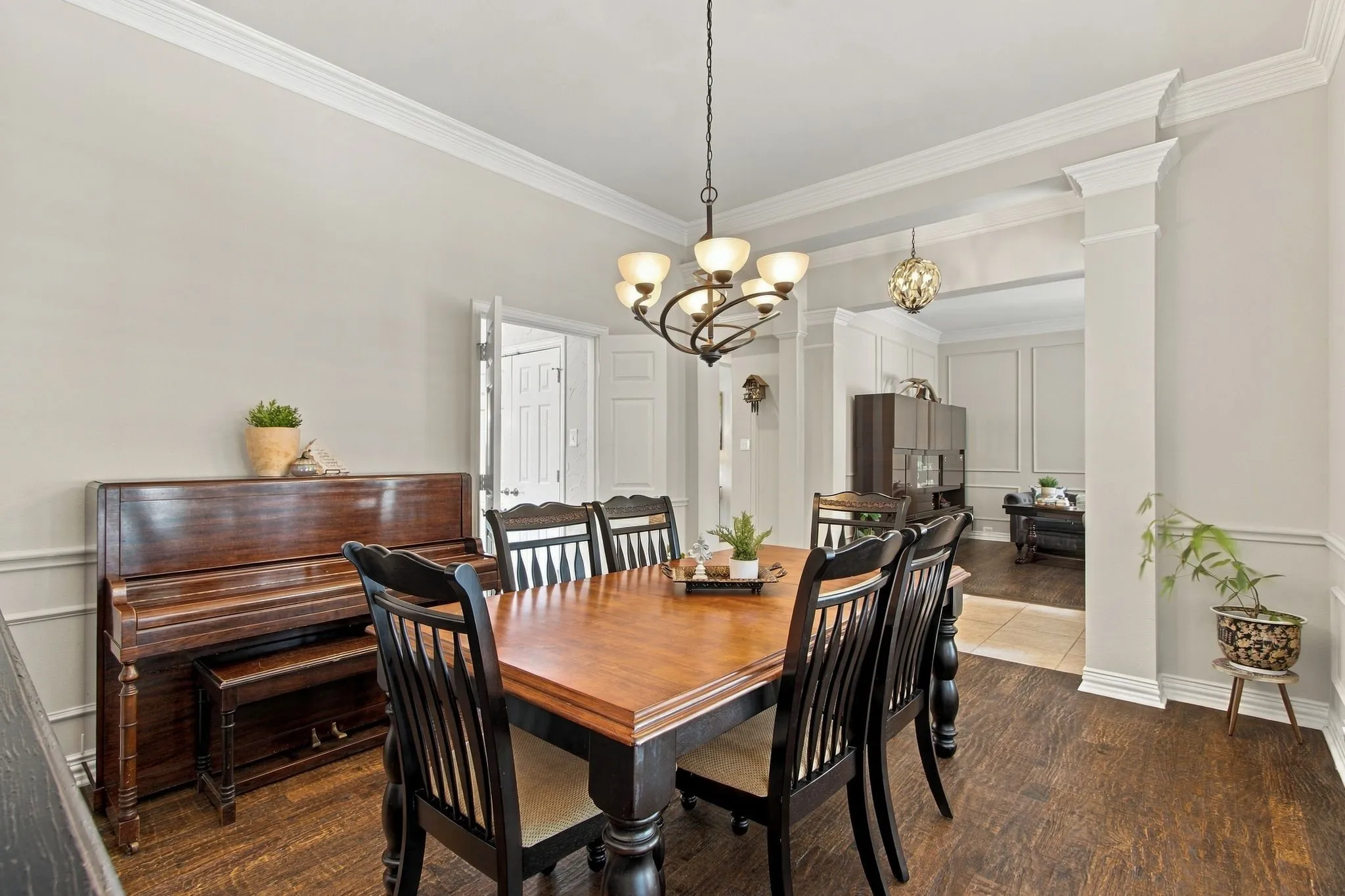 Single Family Residence For Sale in Denton County , 3608 Gallop Court, Flower Mound, Texas 75028, 4 Bedroom, 4 Bathroom, 2 Garage spaces, 3,053 Sqft, built in 1998, mls#21395921, Real Estate Agent in Flower Mound, Homes For Sale in Denton county, Homes For Sale in Flower Mound, Realtor in Flower Mound Texas, Real Estate Brokerage Independent Realty Texas, Luminita Cordes Realtor