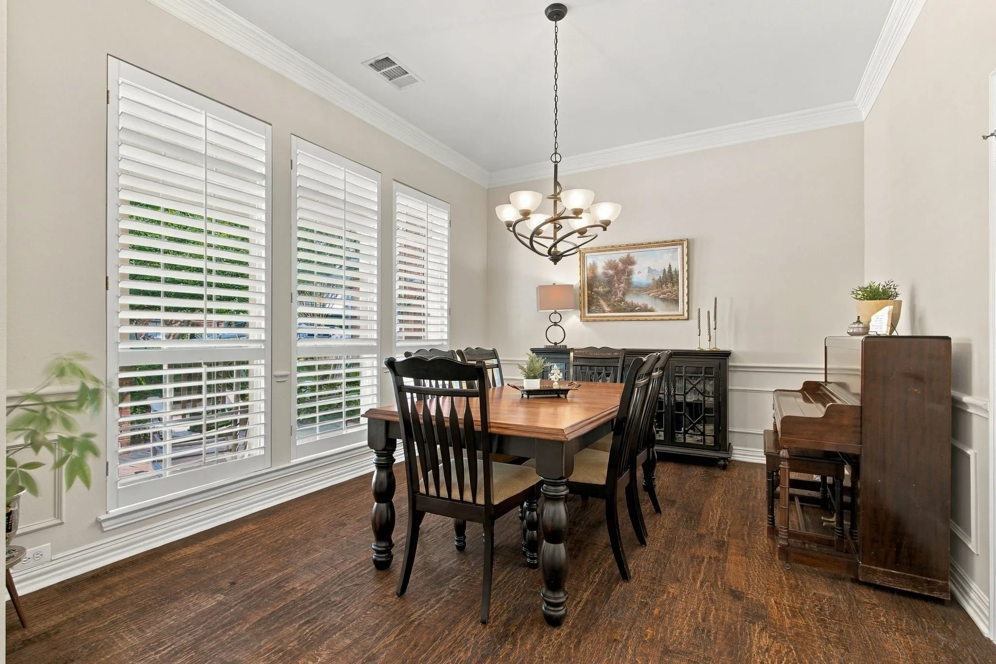 Single Family Residence For Sale in Denton County , 3608 Gallop Court, Flower Mound, Texas 75028, 4 Bedroom, 4 Bathroom, 2 Garage spaces, 3,053 Sqft, built in 1998, mls#21395921, Real Estate Agent in Flower Mound, Homes For Sale in Denton county, Homes For Sale in Flower Mound, Realtor in Flower Mound Texas, Real Estate Brokerage Independent Realty Texas, Luminita Cordes Realtor