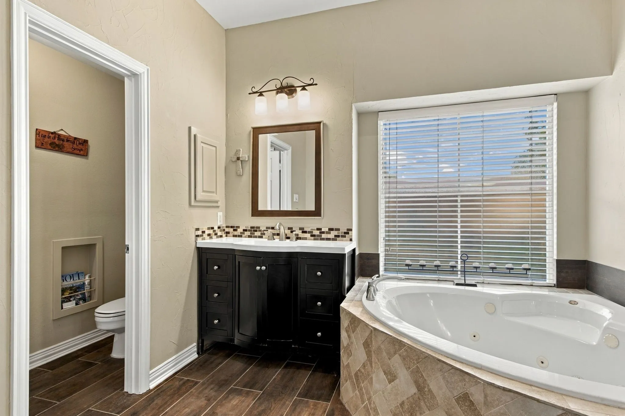 Single Family Residence For Sale in Denton County , 3608 Gallop Court, Flower Mound, Texas 75028, 4 Bedroom, 4 Bathroom, 2 Garage spaces, 3,053 Sqft, built in 1998, mls#21395921, Real Estate Agent in Flower Mound, Homes For Sale in Denton county, Homes For Sale in Flower Mound, Realtor in Flower Mound Texas, Real Estate Brokerage Independent Realty Texas, Luminita Cordes Realtor