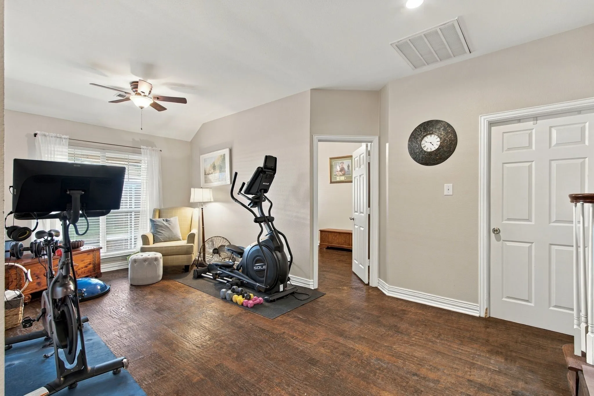 Single Family Residence For Sale in Denton County , 3608 Gallop Court, Flower Mound, Texas 75028, 4 Bedroom, 4 Bathroom, 2 Garage spaces, 3,053 Sqft, built in 1998, mls#21395921, Real Estate Agent in Flower Mound, Homes For Sale in Denton county, Homes For Sale in Flower Mound, Realtor in Flower Mound Texas, Real Estate Brokerage Independent Realty Texas, Luminita Cordes Realtor