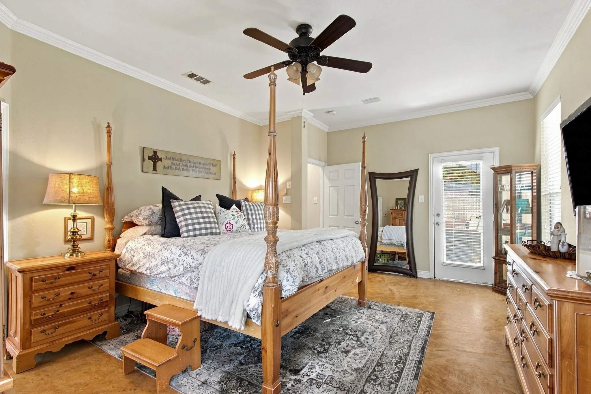 Single Family Residence For Sale in Denton County , 3608 Gallop Court, Flower Mound, Texas 75028, 4 Bedroom, 4 Bathroom, 2 Garage spaces, 3,053 Sqft, built in 1998, mls#21395921, Real Estate Agent in Flower Mound, Homes For Sale in Denton county, Homes For Sale in Flower Mound, Realtor in Flower Mound Texas, Real Estate Brokerage Independent Realty Texas, Luminita Cordes Realtor