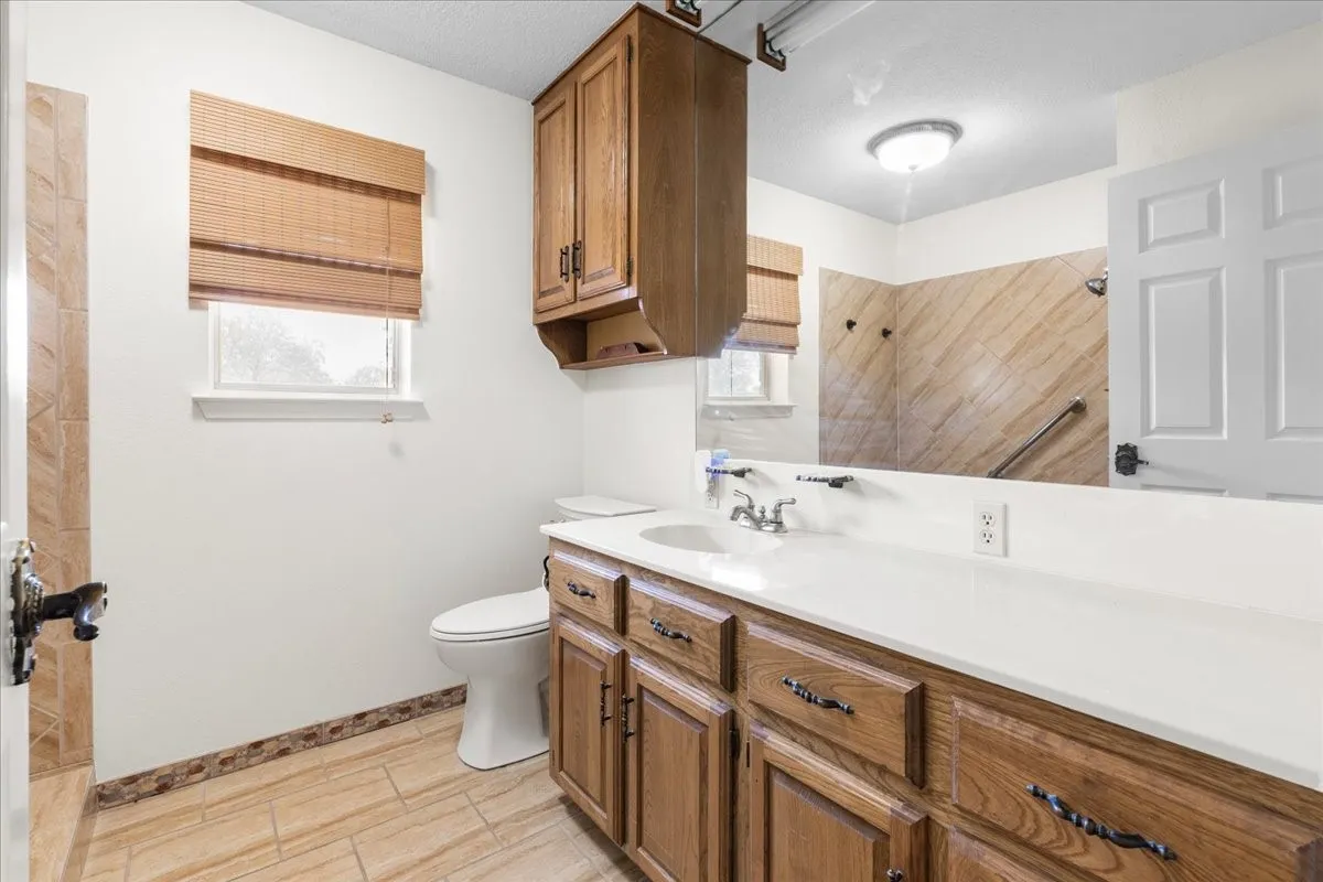 Single Family Residence For Sale in Navarro County , 801 County Road 0025, Corsicana, Texas 75109, 3 Bedroom, 3 Bathroom, Garage spaces, 2,064 Sqft, built in 1985, mls#21396323, Real Estate Agent in Corsicana, Homes For Sale in Navarro county, Homes For Sale in Corsicana, Realtor in Corsicana Texas, Real Estate Brokerage Independent Realty Texas, Luminita Cordes Realtor