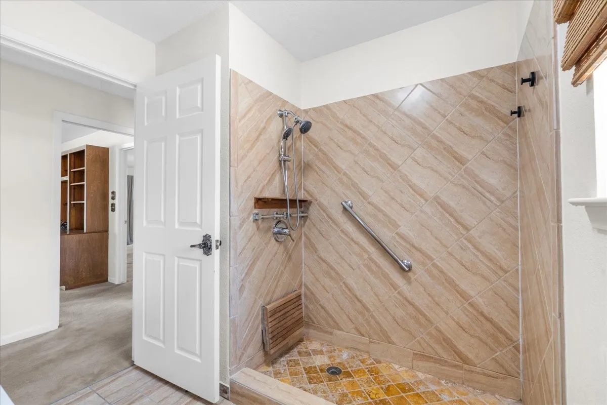 Single Family Residence For Sale in Navarro County , 801 County Road 0025, Corsicana, Texas 75109, 3 Bedroom, 3 Bathroom, Garage spaces, 2,064 Sqft, built in 1985, mls#21396323, Real Estate Agent in Corsicana, Homes For Sale in Navarro county, Homes For Sale in Corsicana, Realtor in Corsicana Texas, Real Estate Brokerage Independent Realty Texas, Luminita Cordes Realtor