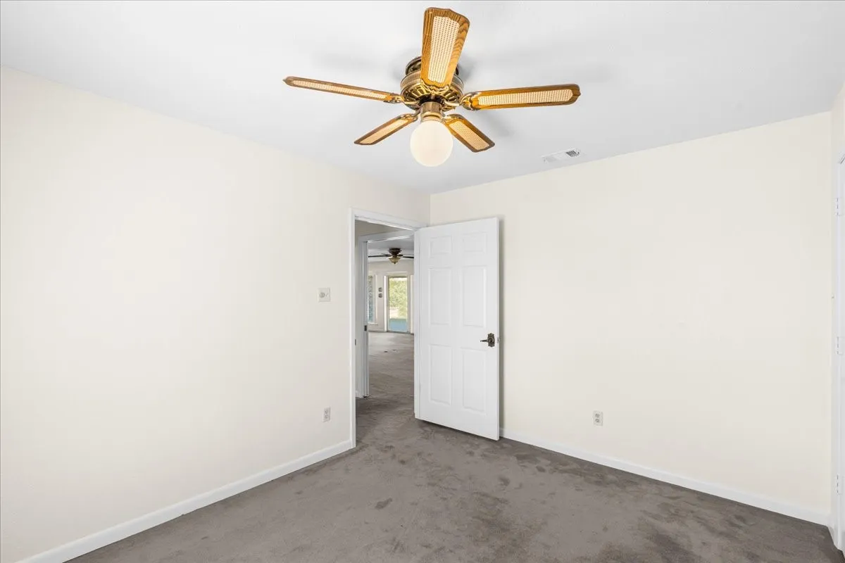 Single Family Residence For Sale in Navarro County , 801 County Road 0025, Corsicana, Texas 75109, 3 Bedroom, 3 Bathroom, Garage spaces, 2,064 Sqft, built in 1985, mls#21396323, Real Estate Agent in Corsicana, Homes For Sale in Navarro county, Homes For Sale in Corsicana, Realtor in Corsicana Texas, Real Estate Brokerage Independent Realty Texas, Luminita Cordes Realtor